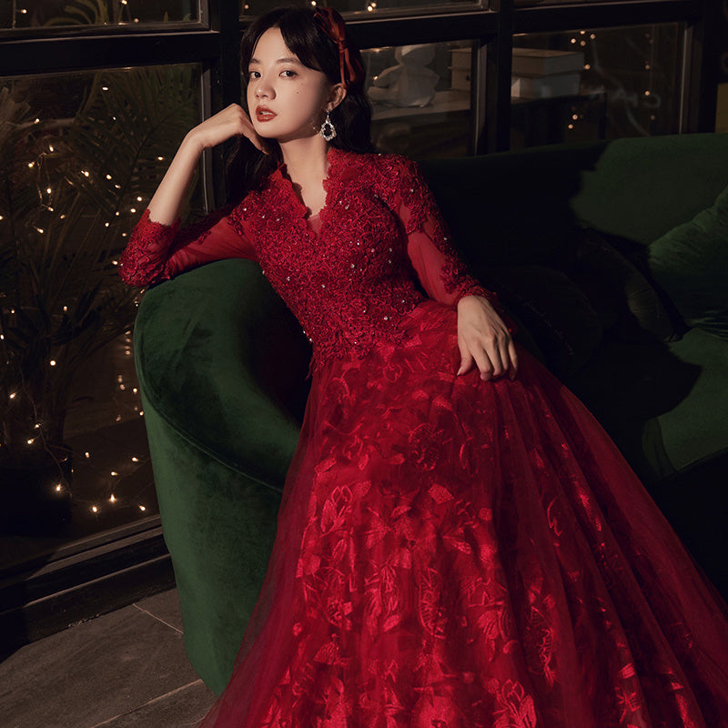 Black Evening Dress Feminine And Luxurious