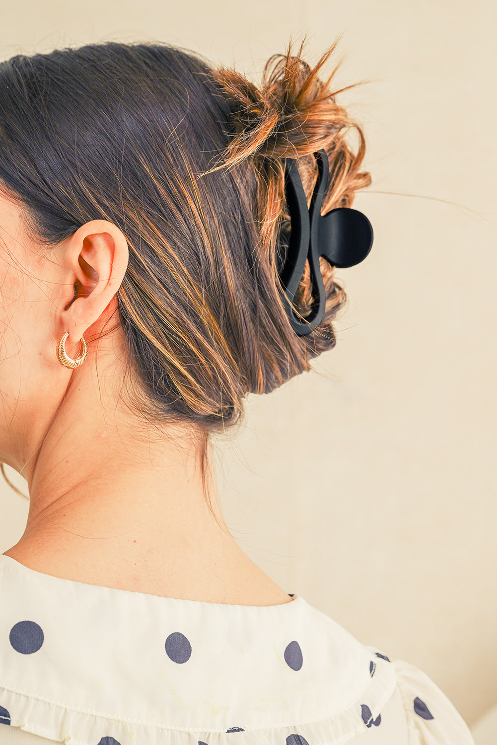 Black Wave Shape Matte Hair Claw Clip