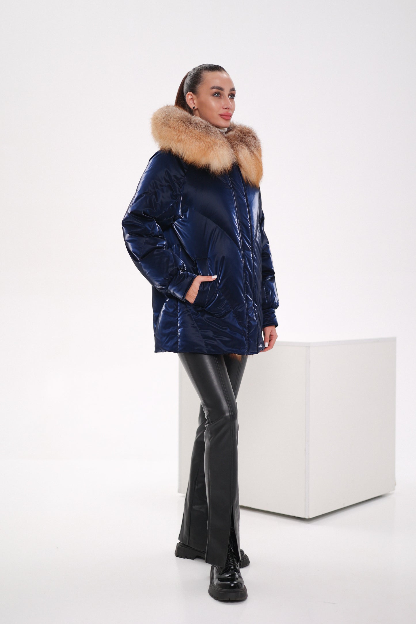 Parka en vinyle véritable garnissage en duvet de renard roux de qualité supérieure