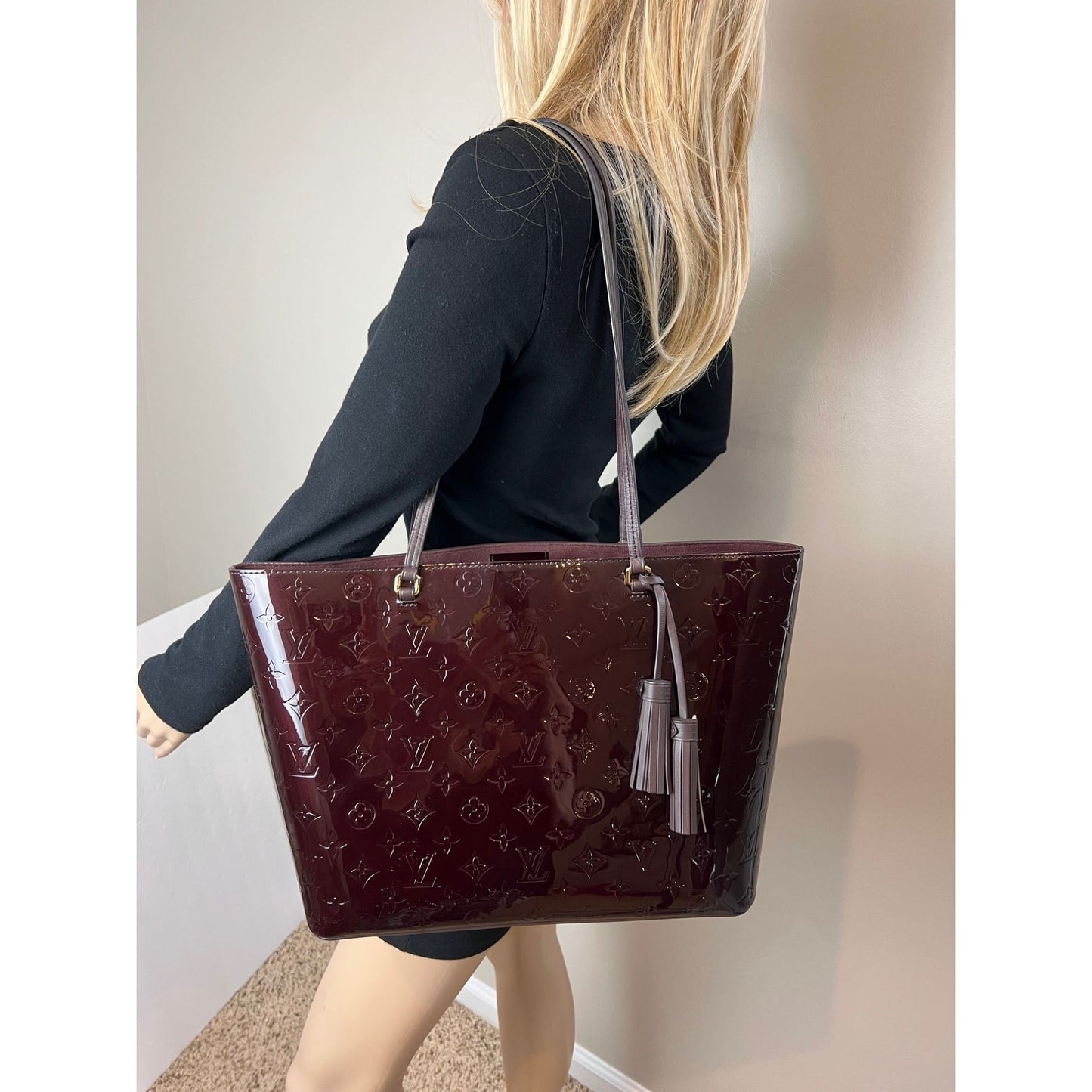 Sac fourre-tout et pochette Louis Vuitton Vernis Long Beach MM Amarante