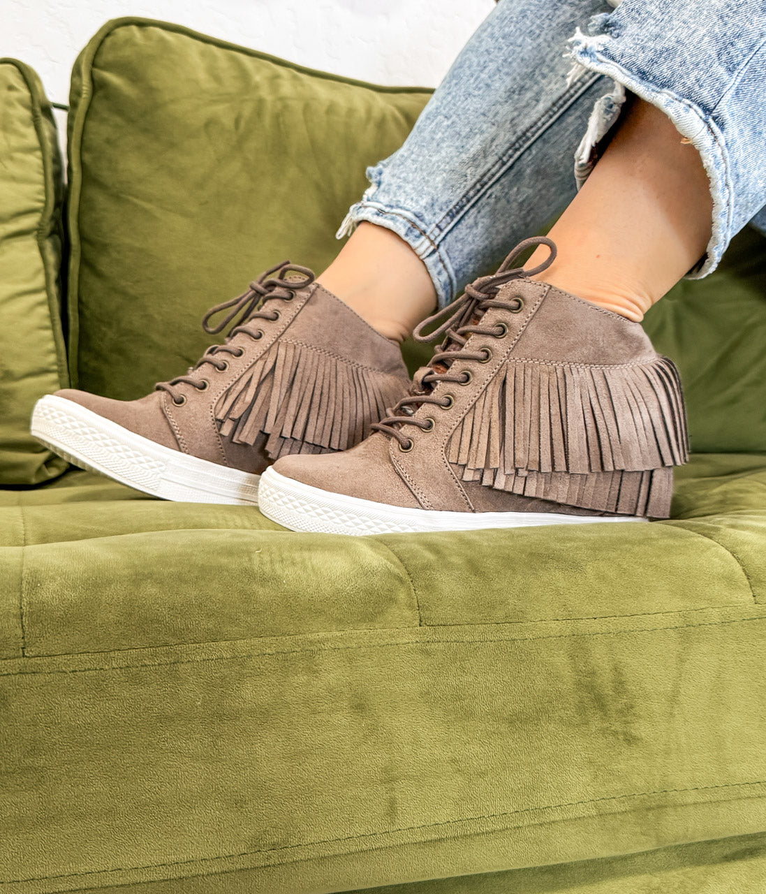 Baskets compensées Nick Fringe en taupe