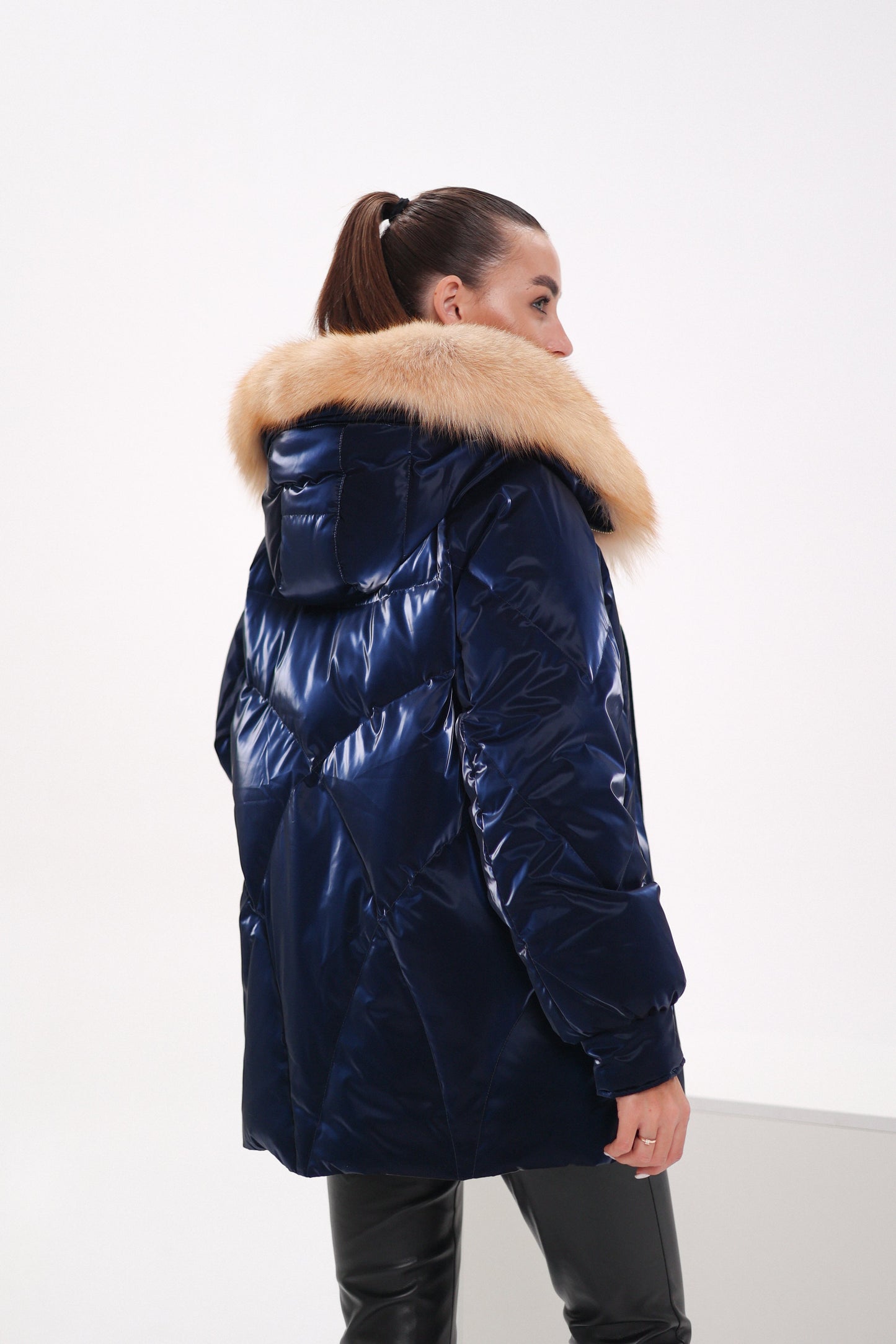 Parka en vinyle véritable garnissage en duvet de renard roux de qualité supérieure