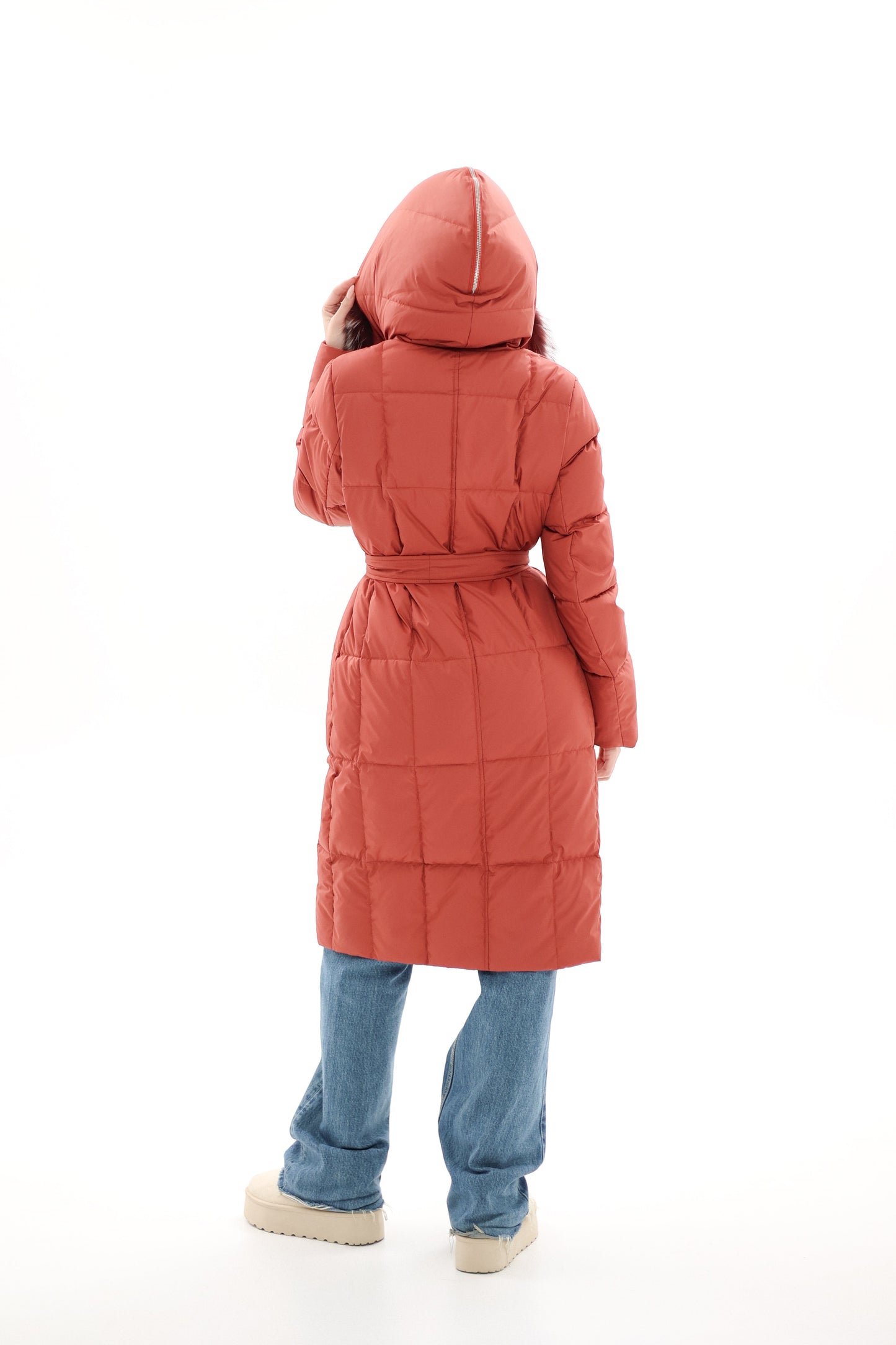 Manteau en duvet avec bordure en fourrure de renard argenté véritable