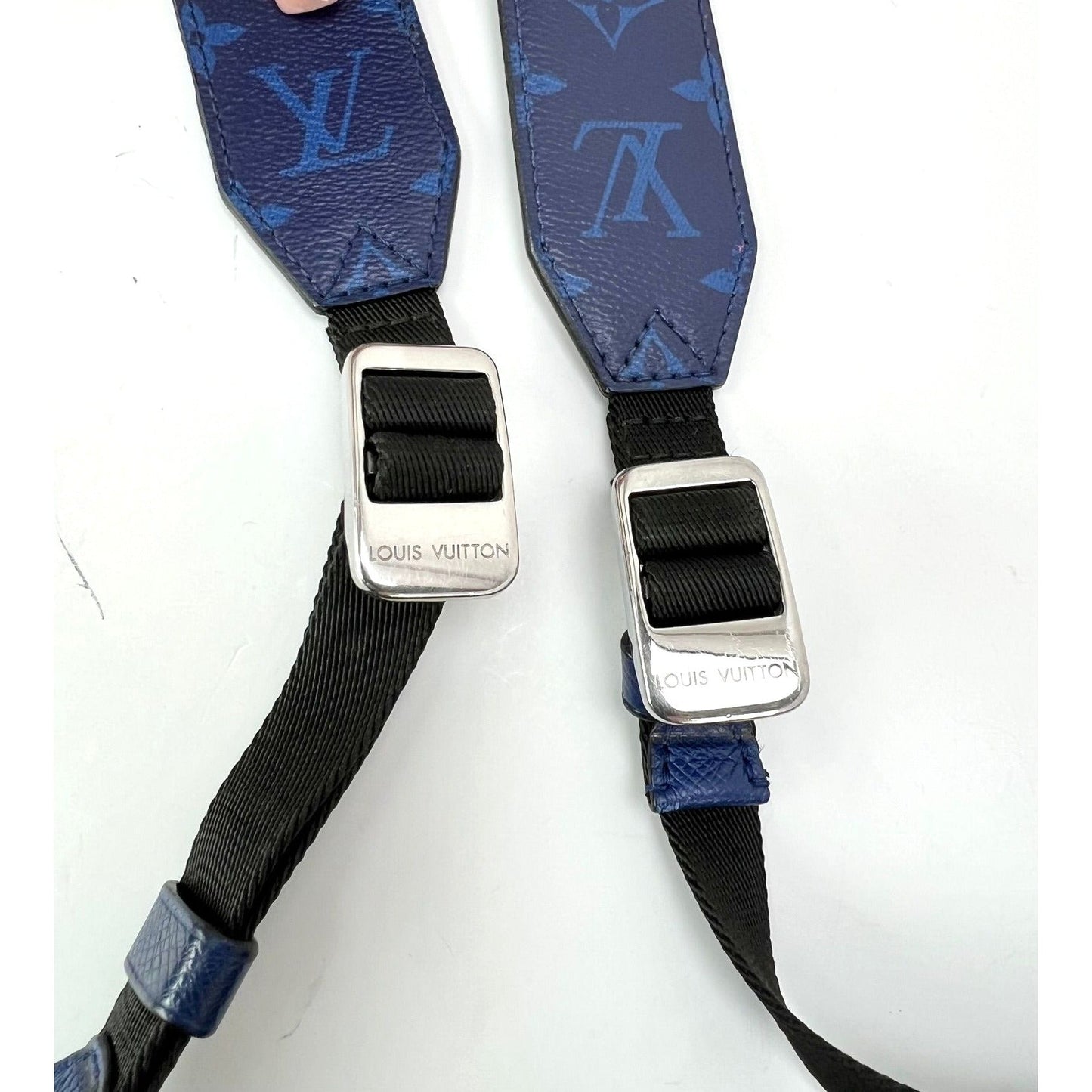 LOUIS VUITTON Taigarama Outdoor Blue Messenger Bag