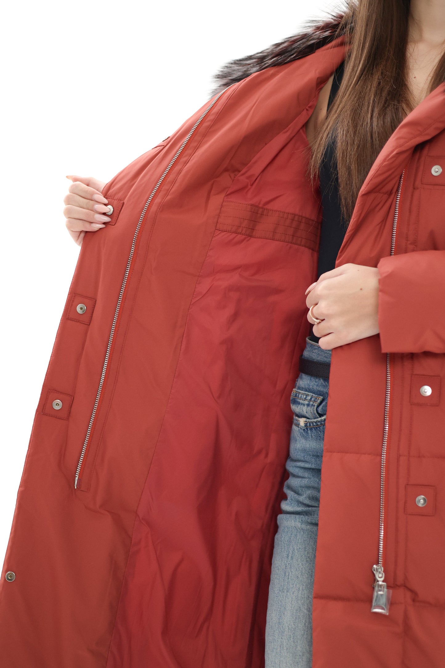 Manteau en duvet avec bordure en fourrure de renard argenté véritable