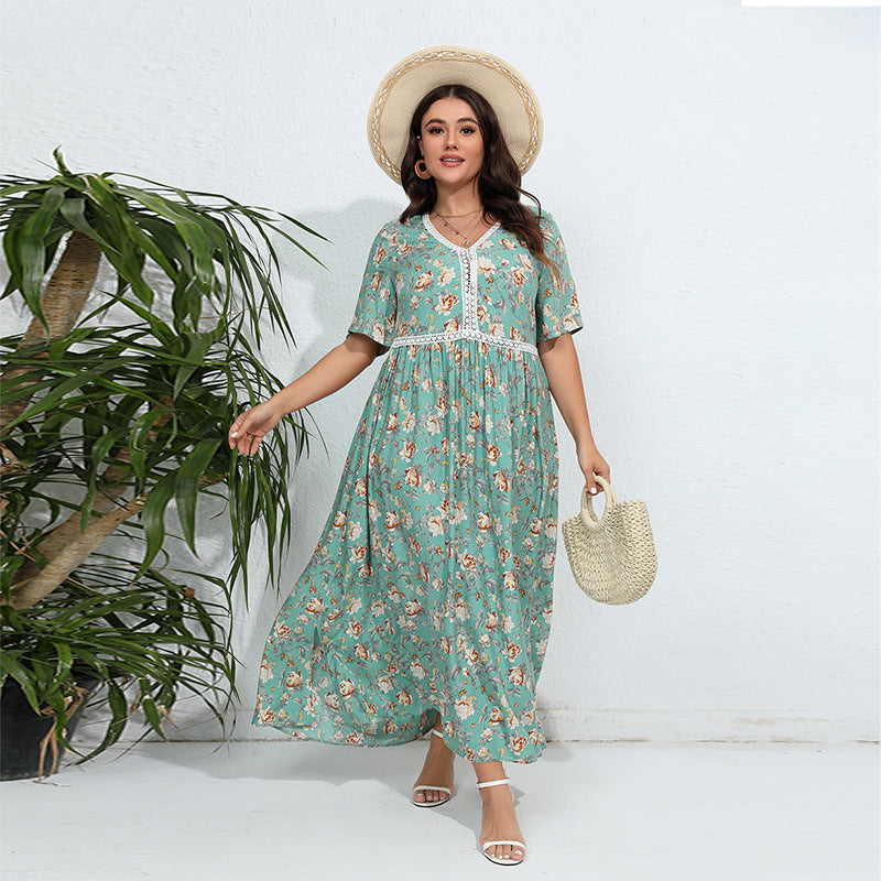 Robe imprimée grande taille à col en V et coutures en dentelle, robe ample à fleurs, robe de plage pour vacances