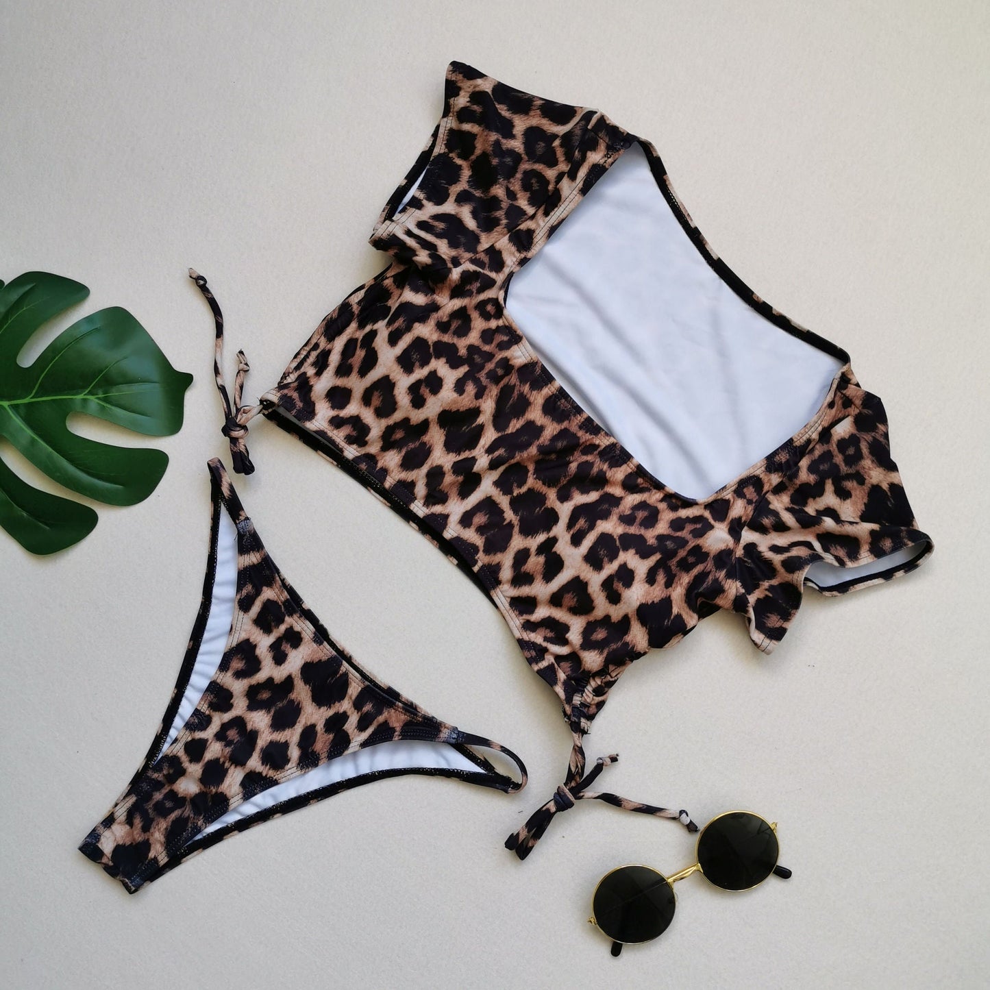 New Sexy Short Sleeved Bikini Split Swimsuit Women Solid Color Nylon Swimsuit