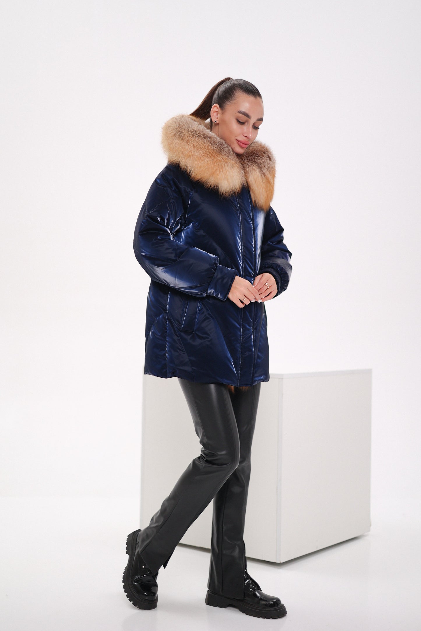 Parka en vinyle véritable garnissage en duvet de renard roux de qualité supérieure