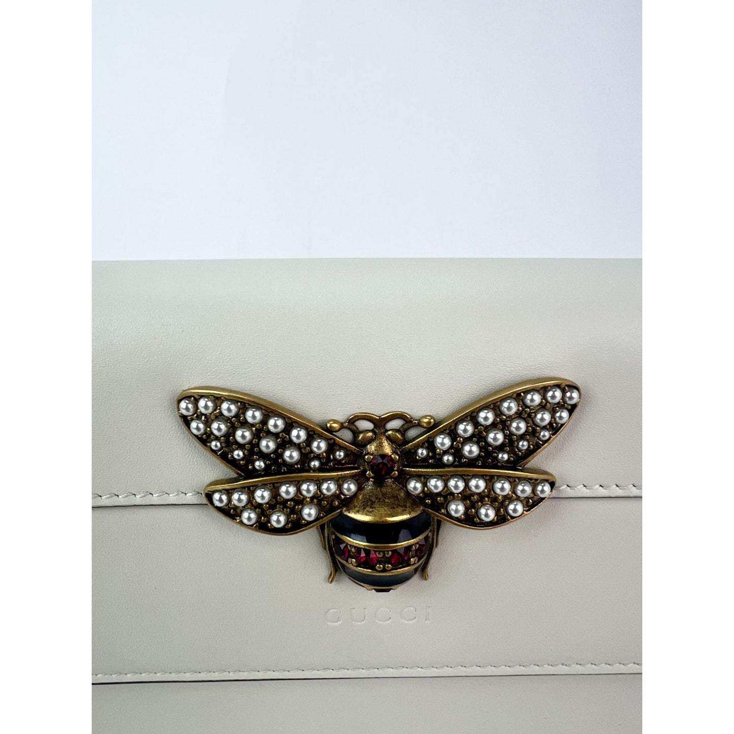 Gucci Queen Margaret Bee Wallet on a Chain Mystic White Clutch