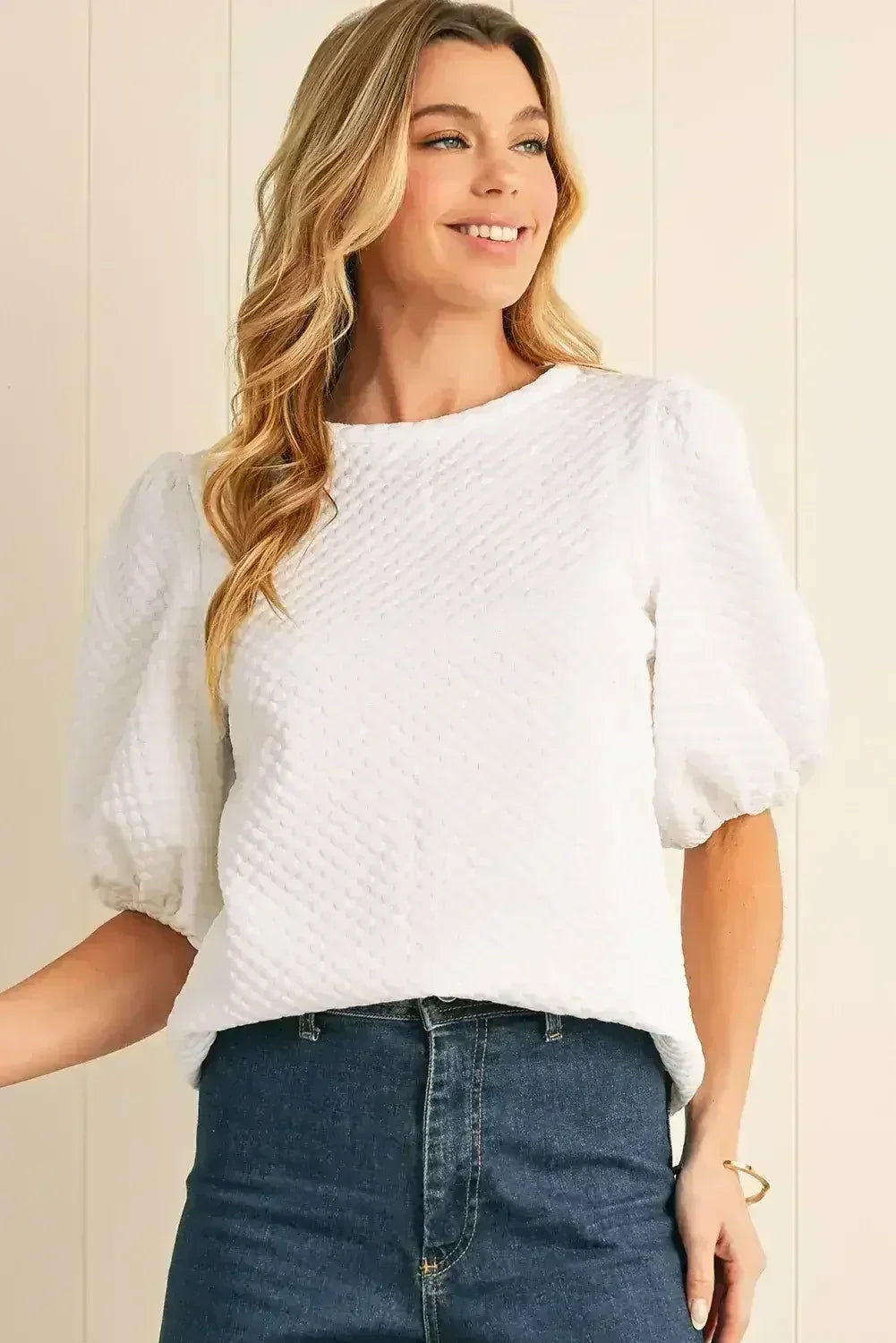 Phalaenopsis Solid Textured O Neck Puff Sleeve Blouse | Femstylo