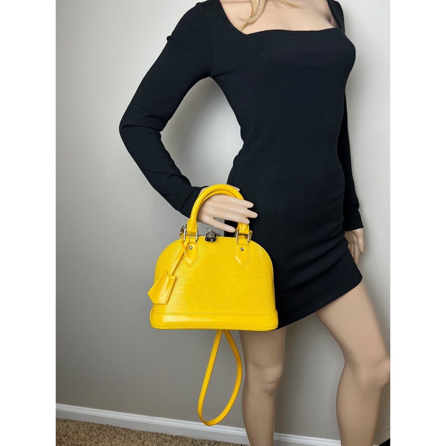 Sac à bandoulière LOUIS VUITTON Alma BB en cuir épi