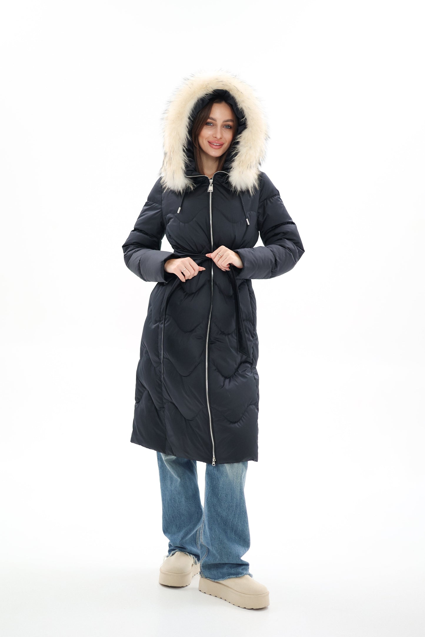 Manteau en duvet avec bordure en fourrure véritable