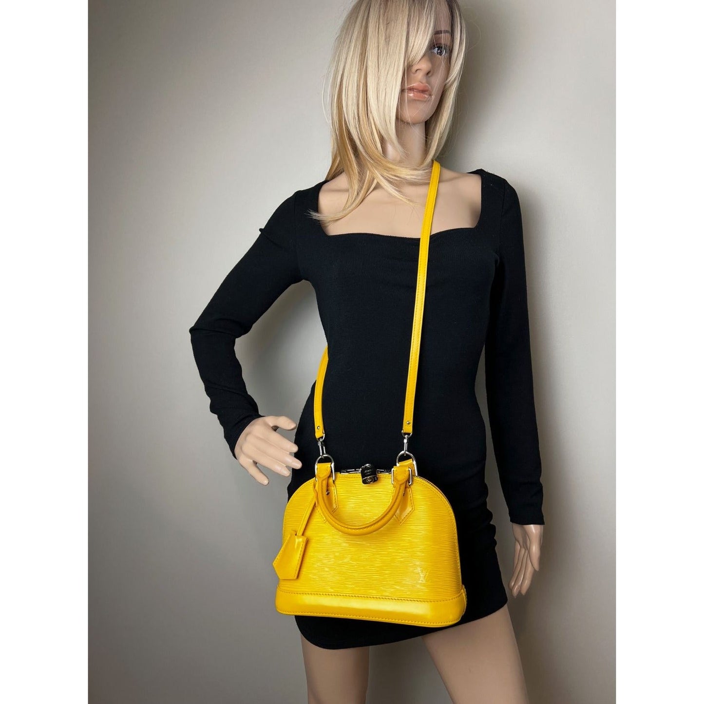 Sac à bandoulière LOUIS VUITTON Alma BB en cuir épi