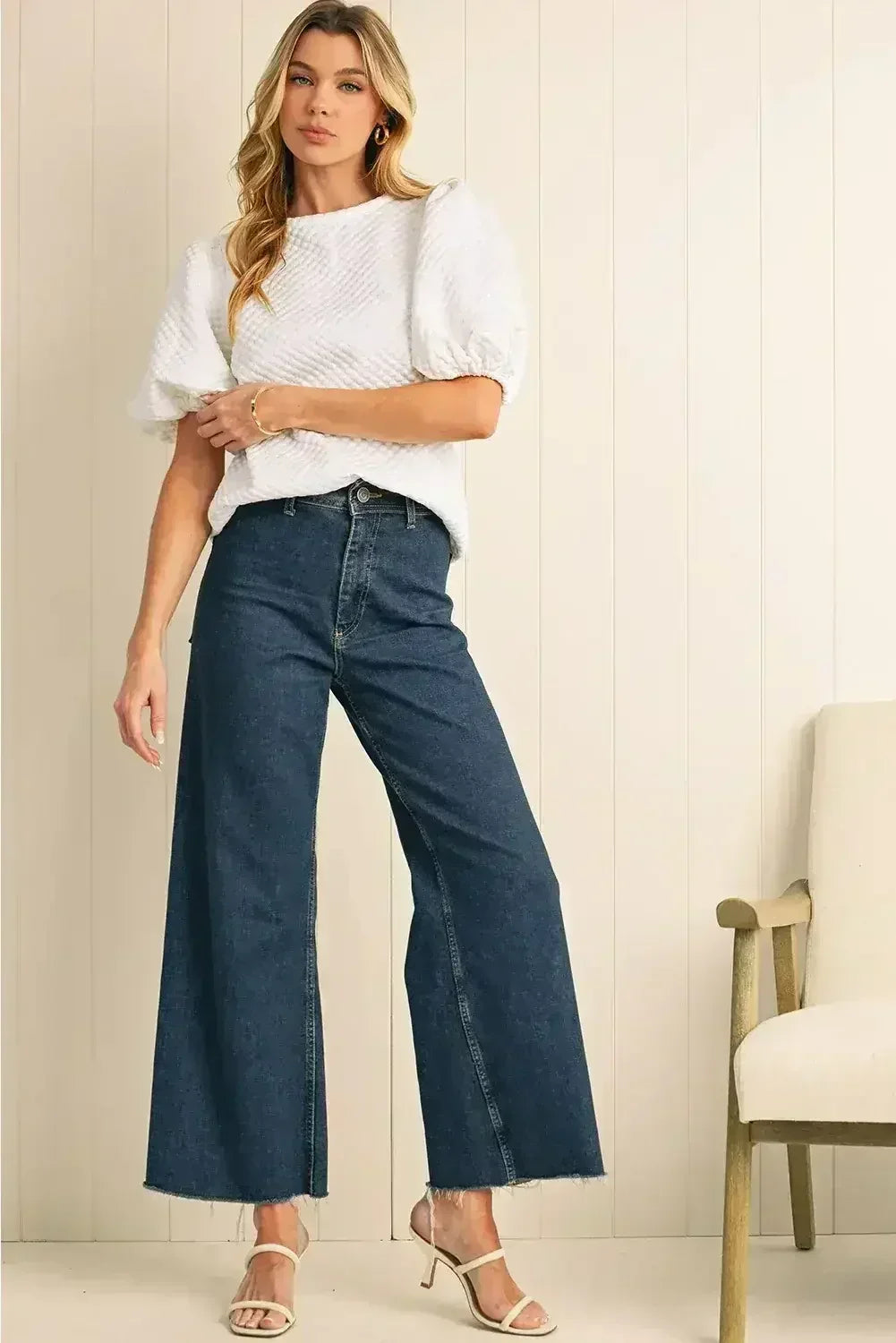 Phalaenopsis Solid Textured O Neck Puff Sleeve Blouse | Femstylo