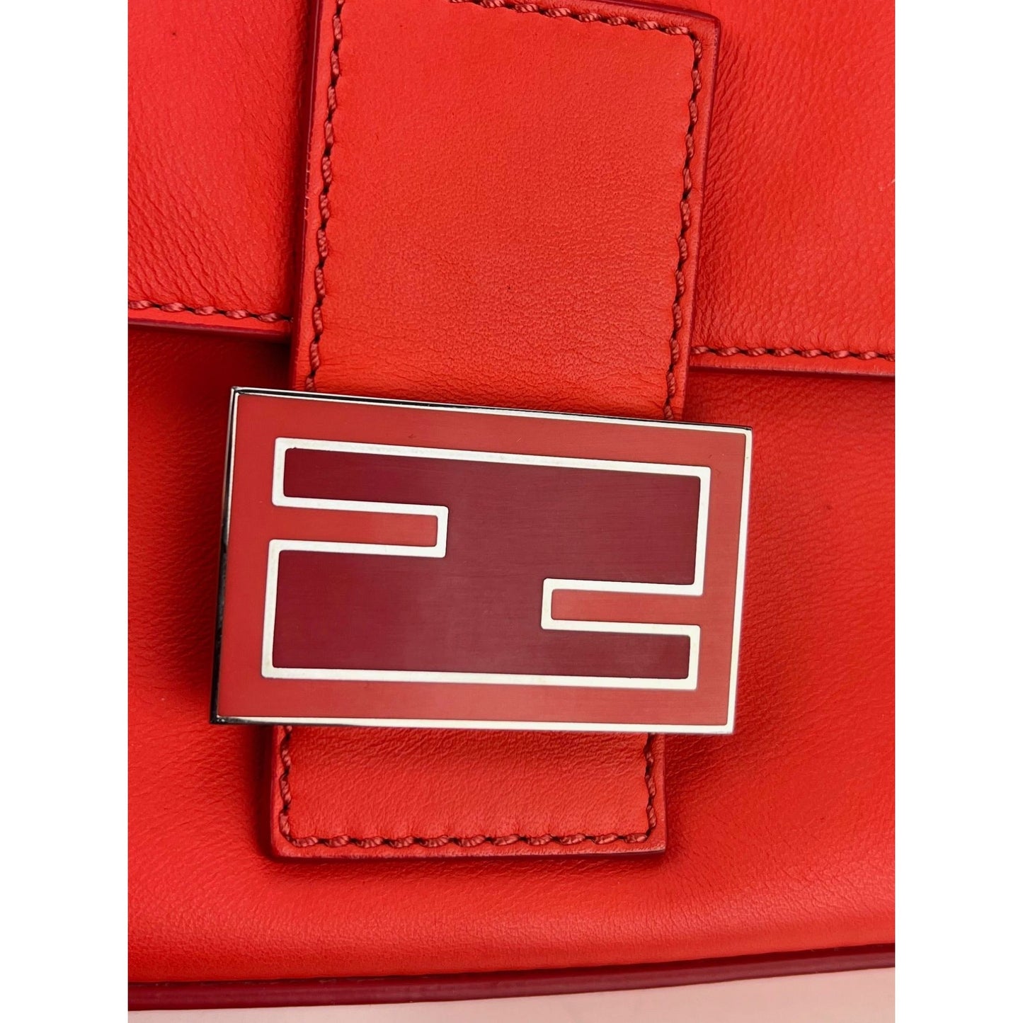 Fendi Vitello Baguette Papavero Shoulder Crossbody Hand Bag