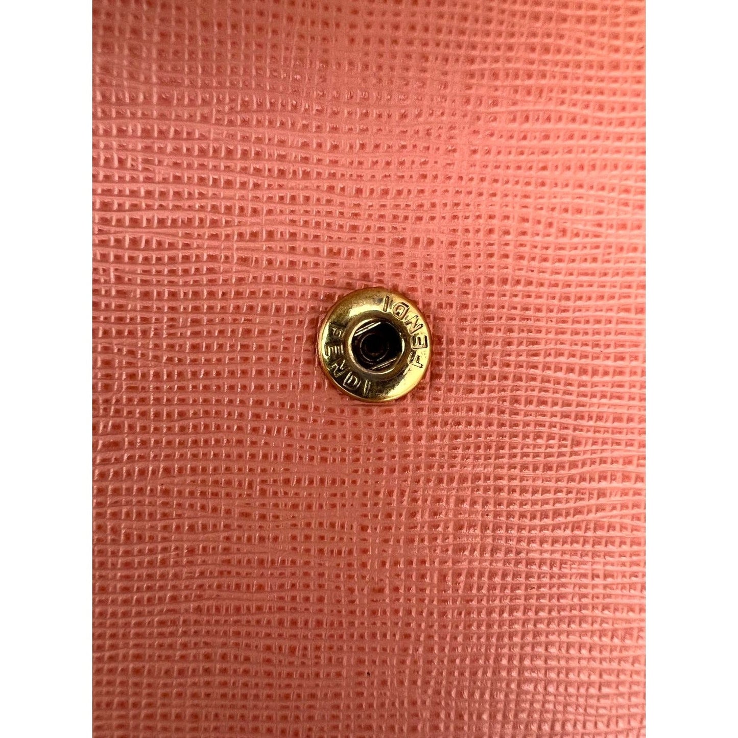 Pochette portefeuille Fendi Continental en cuir rose