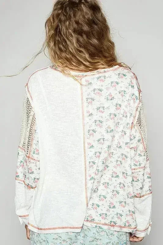 POL Floral Crochet Patch V-Neck Top – Femstylo