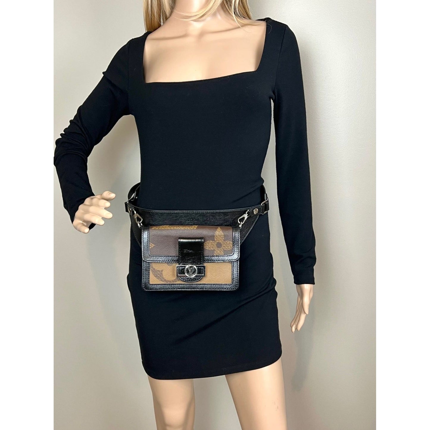 Pochette ceinture ceinture Dauphine Monogram Reverse Giant LOUIS VUITTON