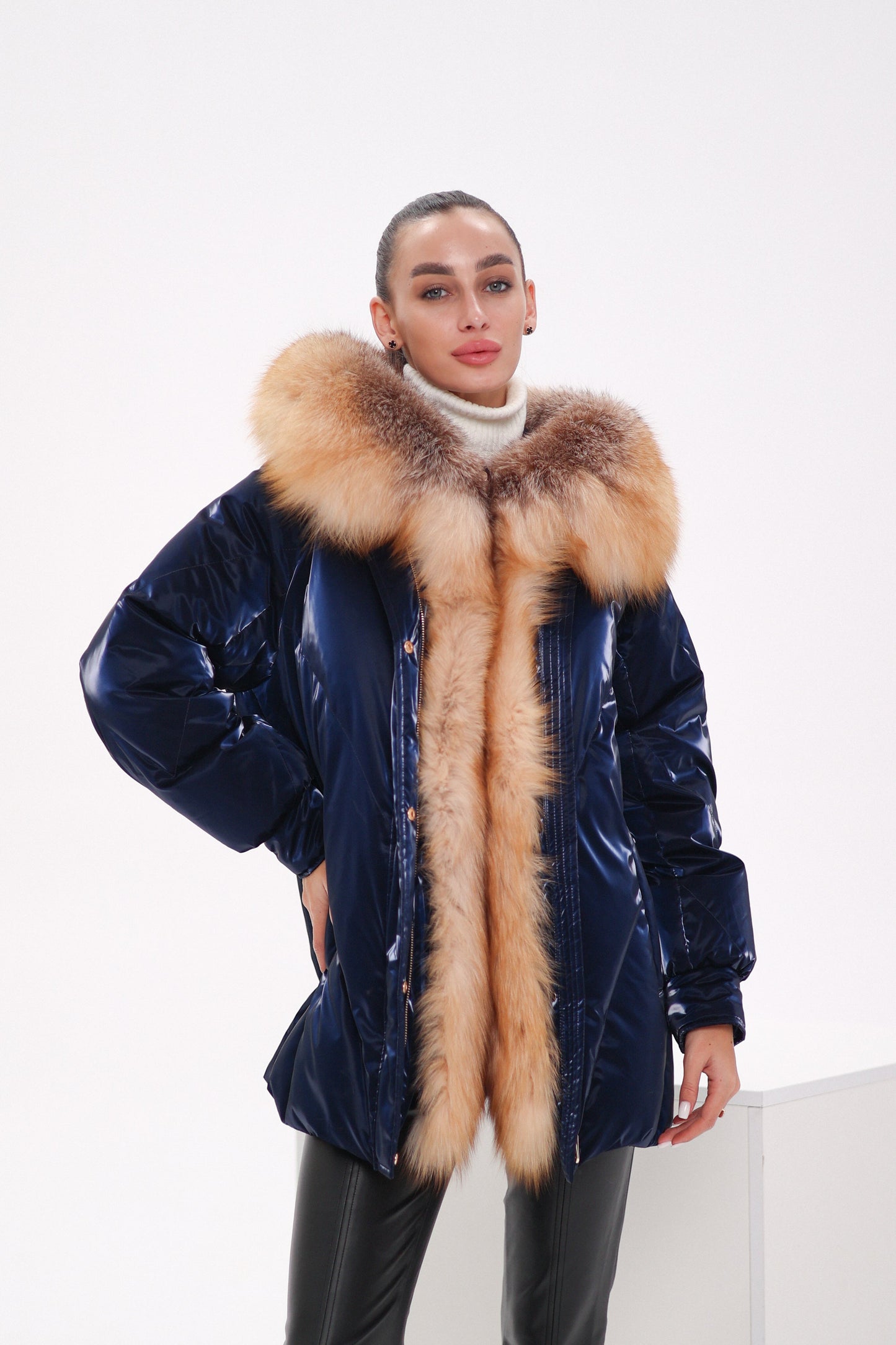 Parka en vinyle véritable garnissage en duvet de renard roux de qualité supérieure