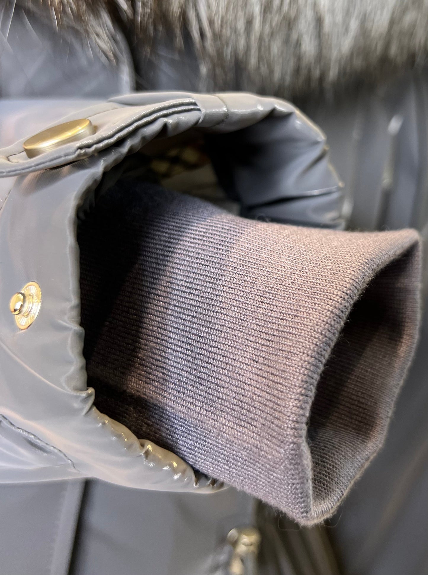 Parka isolée en véritable renard argenté avec capuche entièrement doublée et lapin