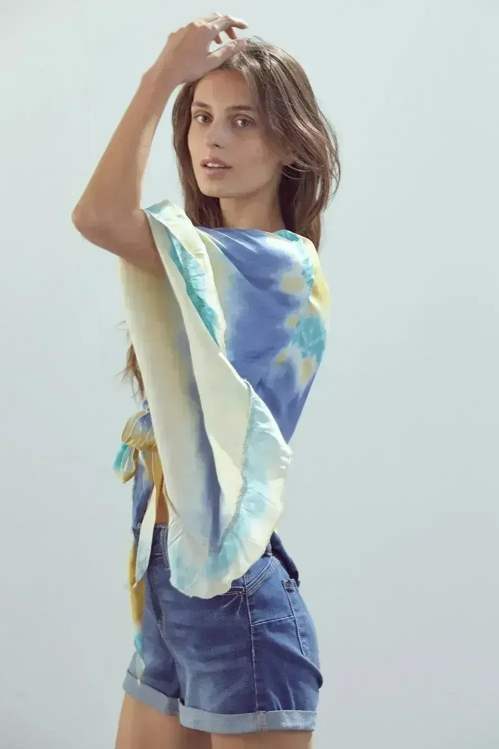 Bell-Sleeve Tie-Dye Crop Top – Flowy Sleeves & Stylish Design