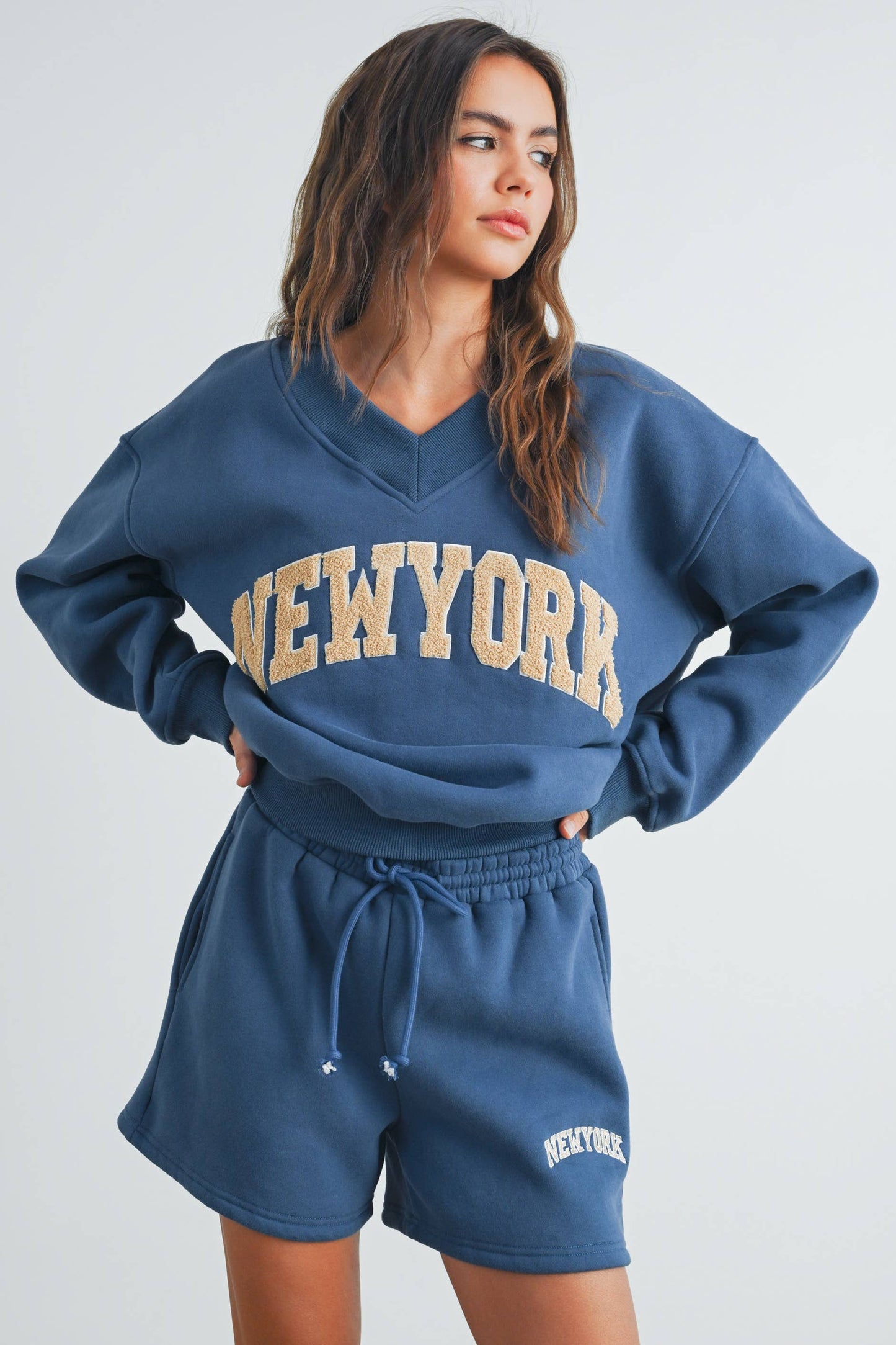 New York V-Neck Sweatshirt