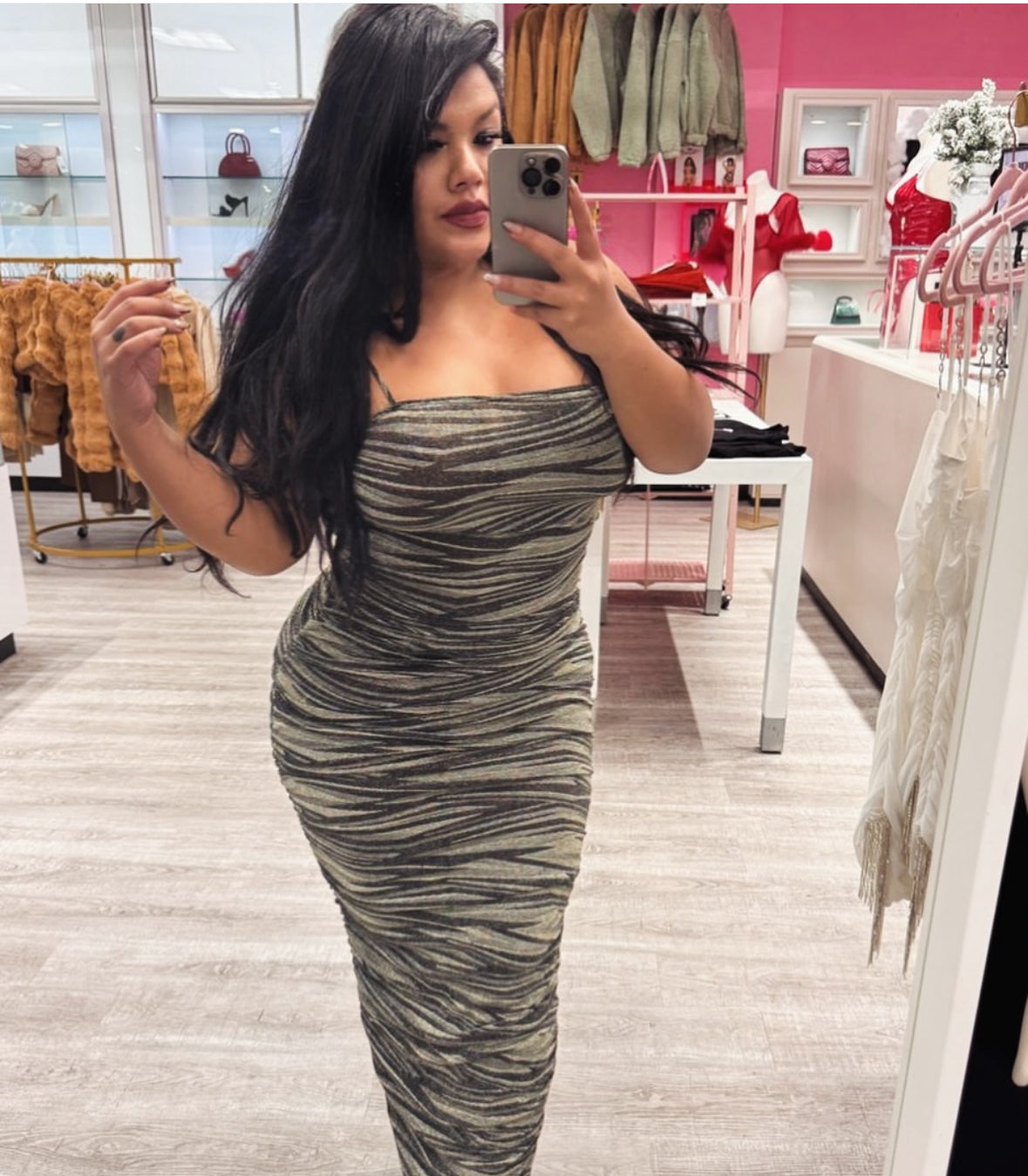 Elegant Metallic Maxi Dress with All-Over Ruched Design and Adjustable Straps for Stunning Appeal