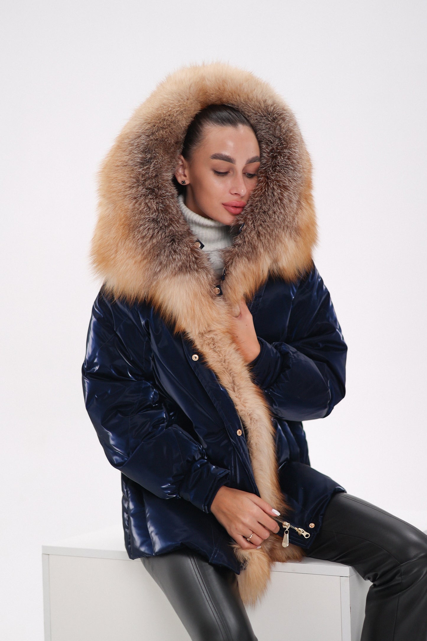 Parka en vinyle véritable garnissage en duvet de renard roux de qualité supérieure