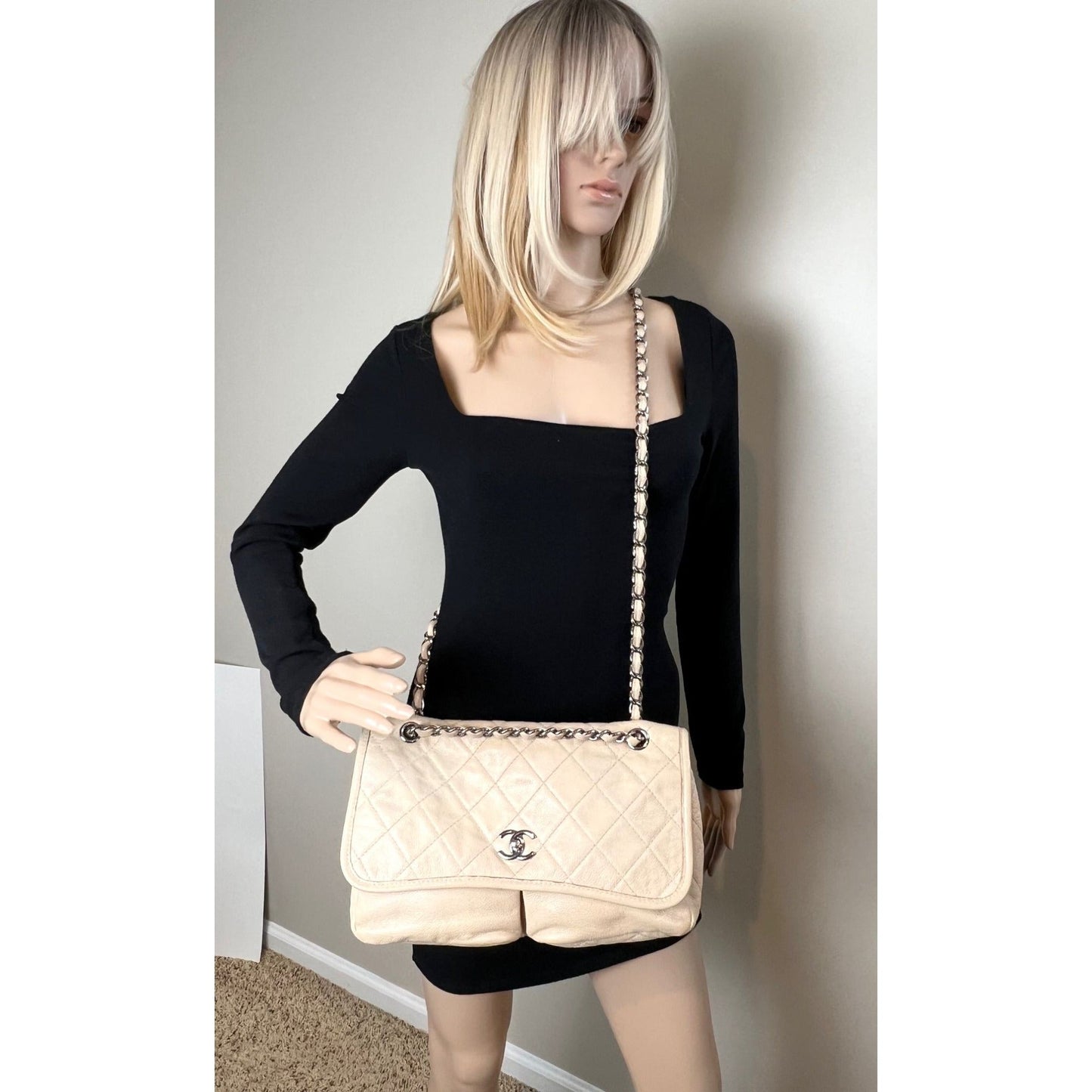 Chanel Grained leather Medium Natural Beauty Beige Flap Bag