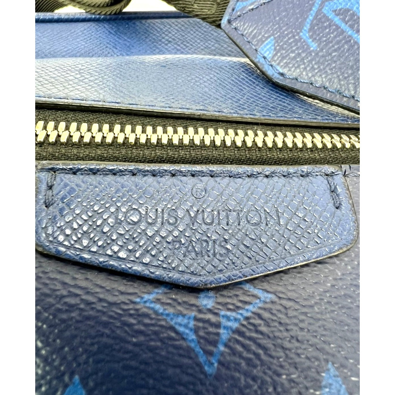 LOUIS VUITTON Taigarama Outdoor Blue Messenger Bag