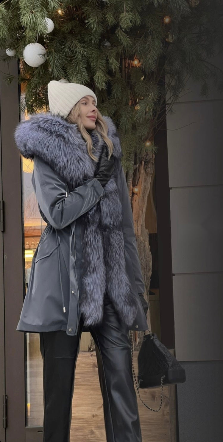 Parka isolée en véritable renard argenté avec capuche entièrement doublée et lapin