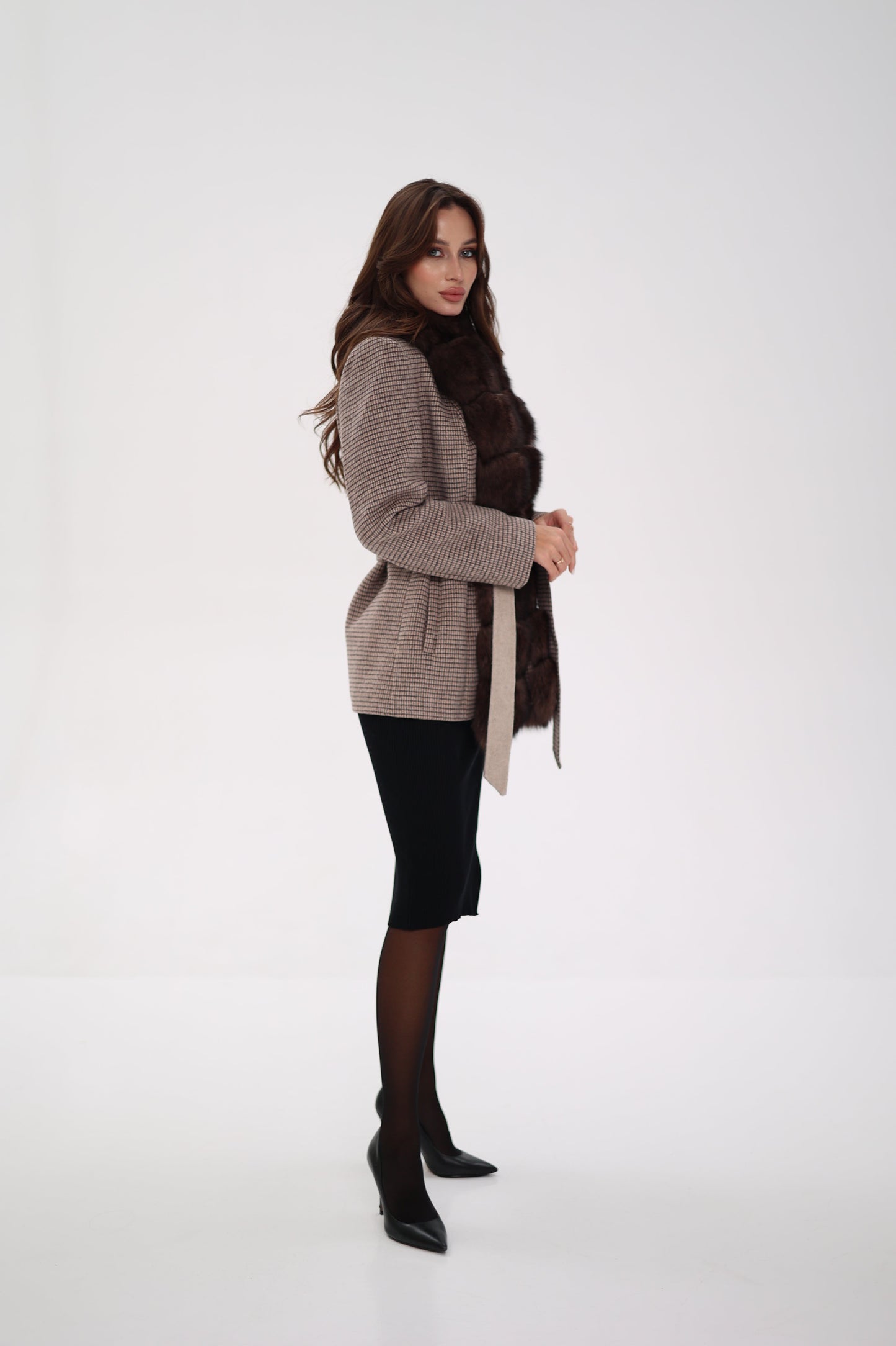 Manteau en véritable fourrure de renard polaire et laine vierge beige foncé