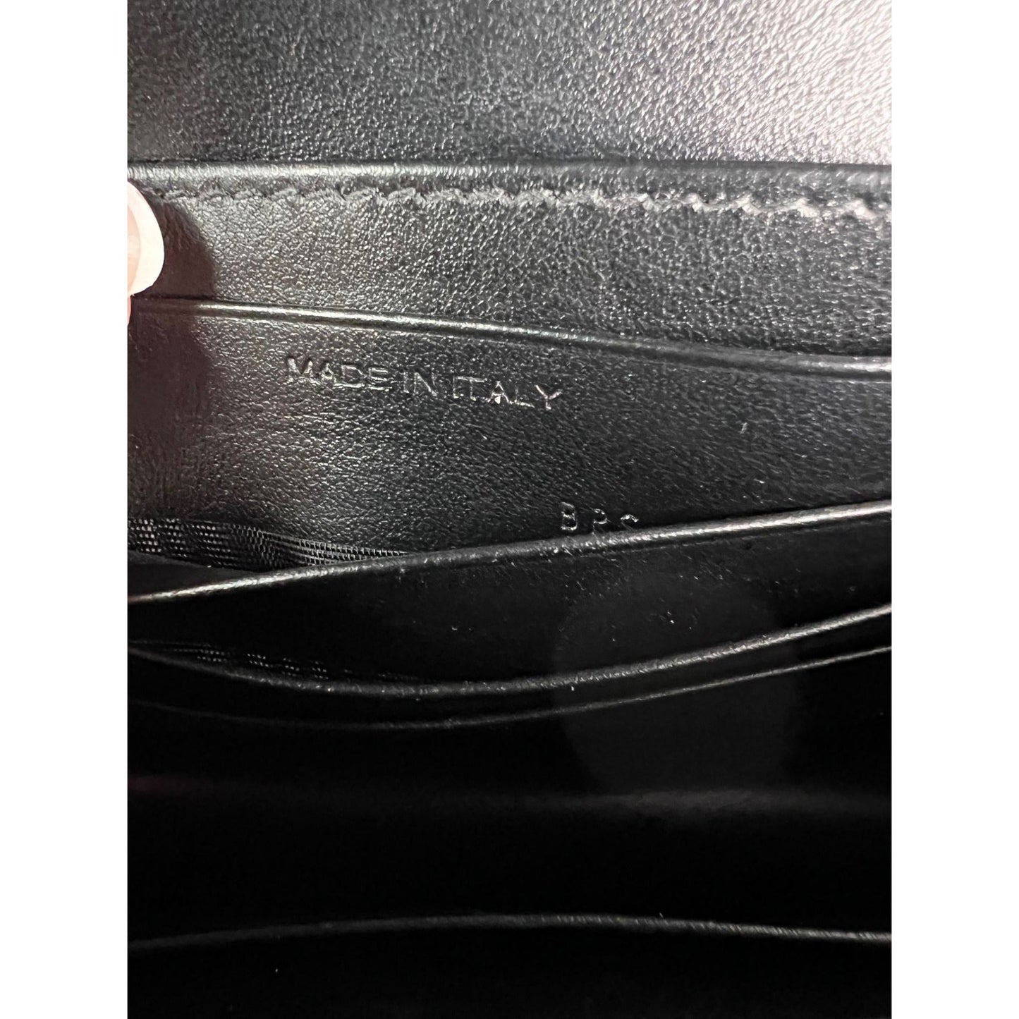 Portefeuille Sunset en cuir noir Saint Laurent sur une chaîne, sac en relief crocodile