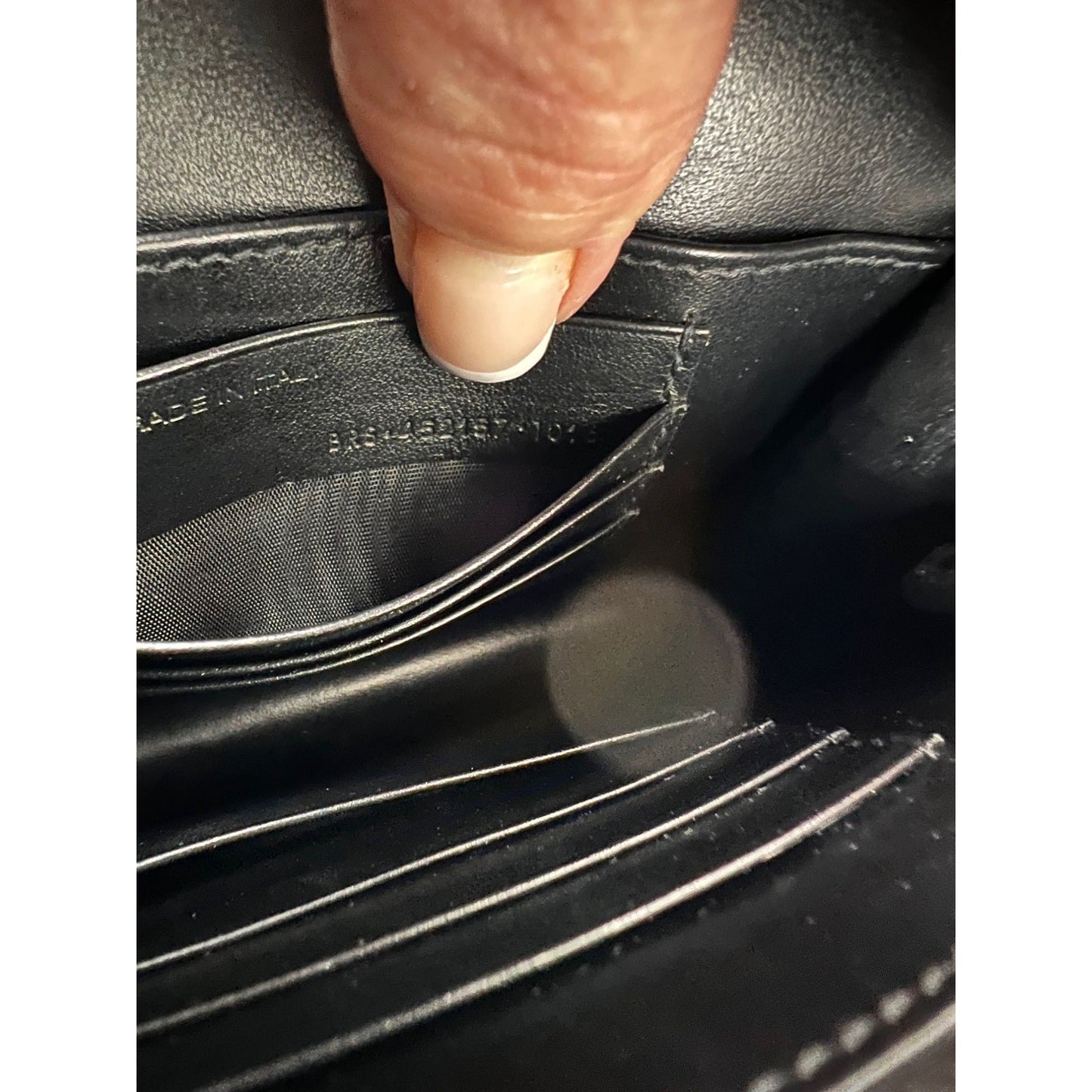 Portefeuille Sunset en cuir noir Saint Laurent sur une chaîne, sac en relief crocodile