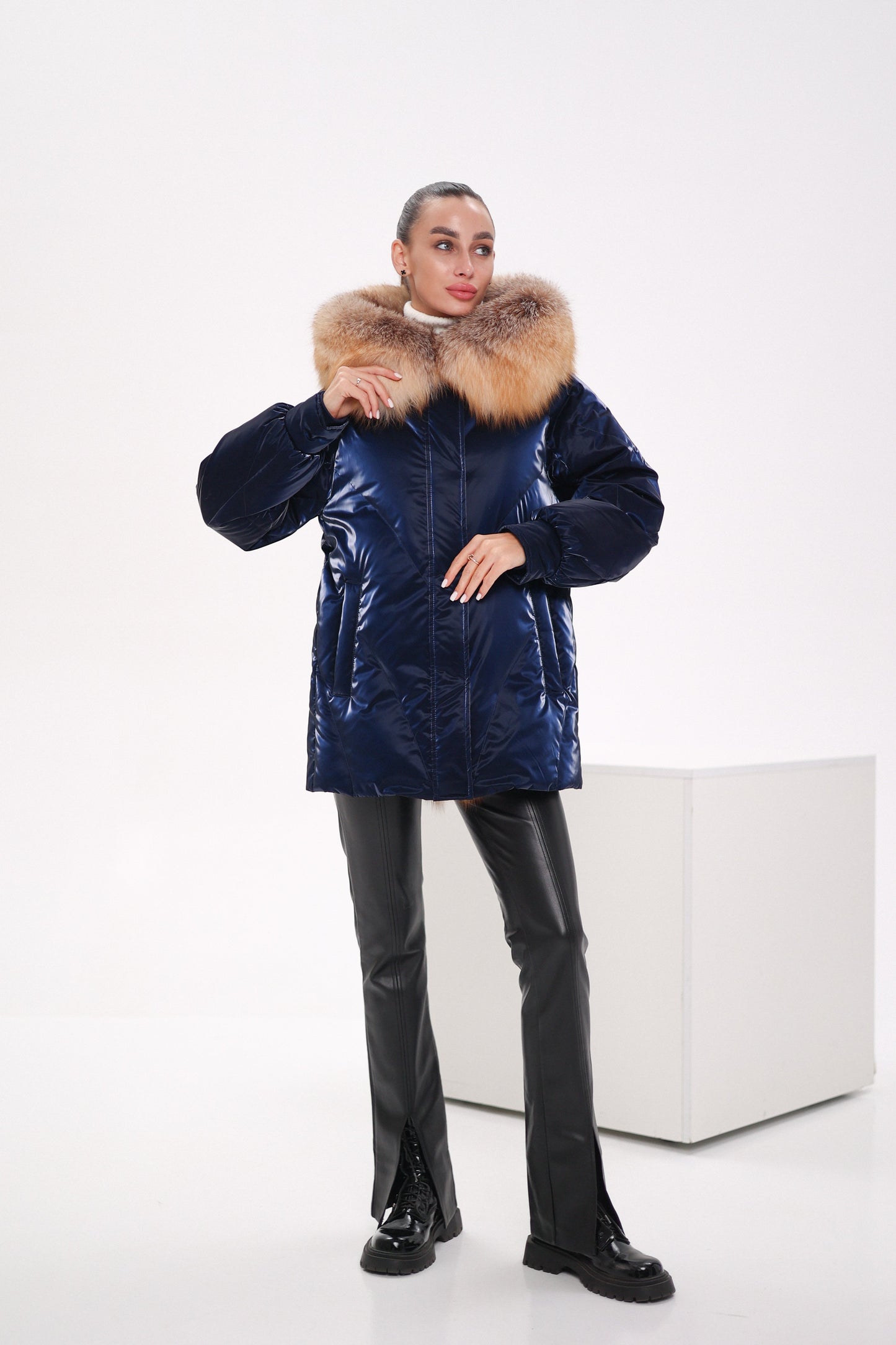 Parka en vinyle véritable garnissage en duvet de renard roux de qualité supérieure