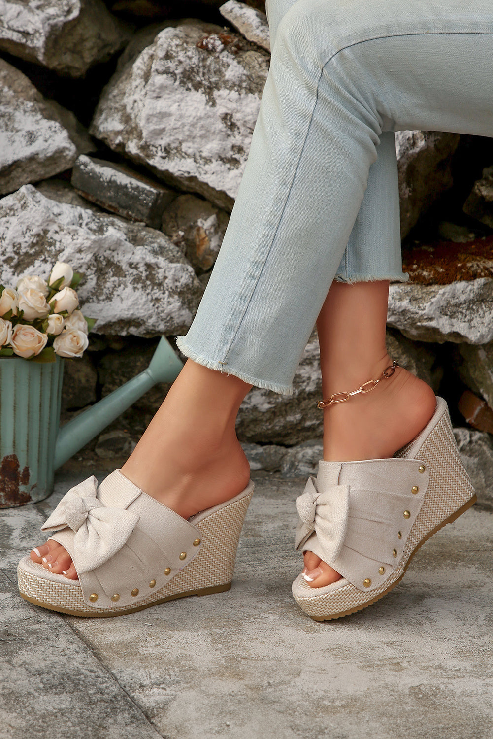 Bow Knot Decor Woven Wedge Slippers