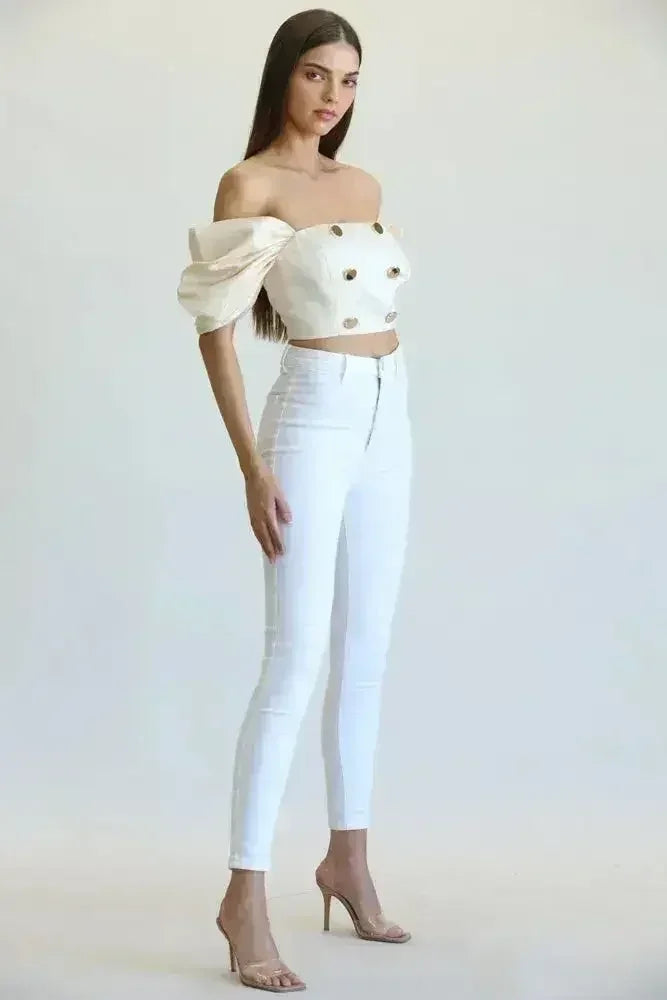 Off the Shoulder Summer Tops – Stylish & Chic for Every Occasion