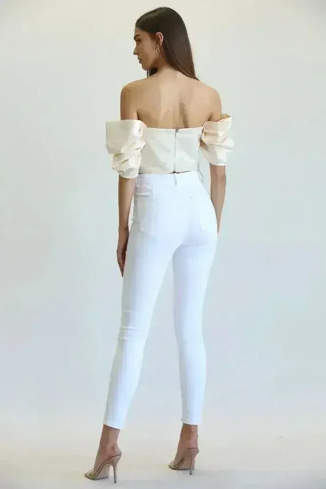 Off the Shoulder Summer Tops – Stylish & Chic for Every Occasion