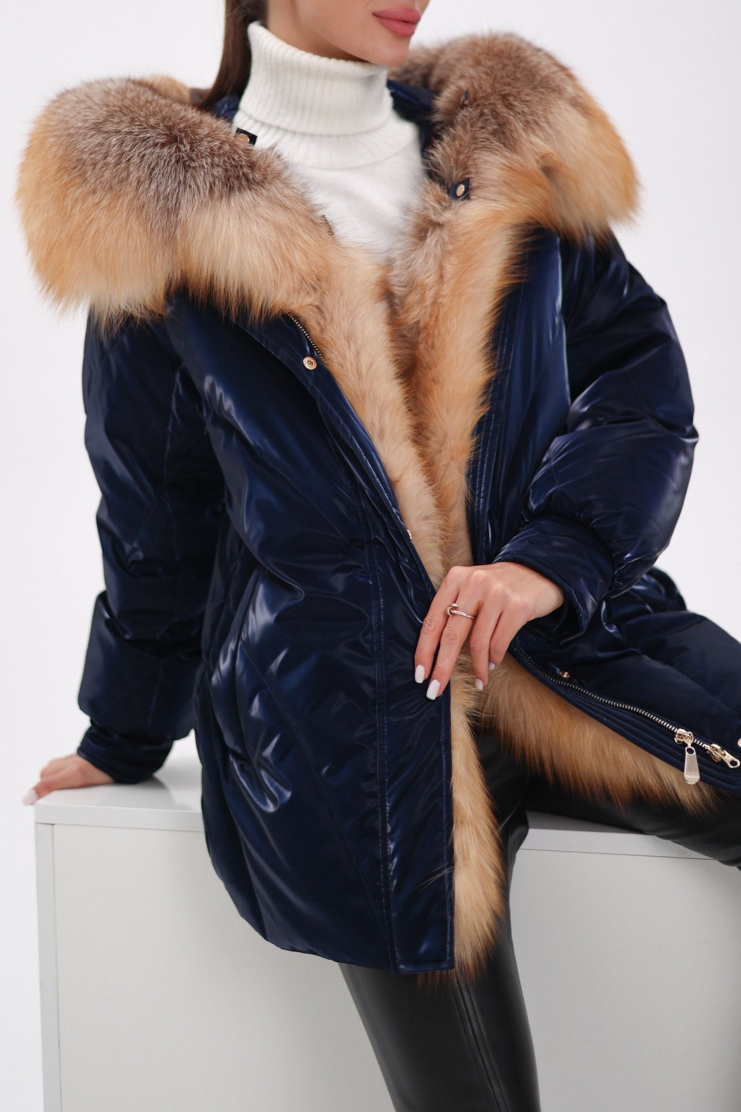 Parka en vinyle véritable garnissage en duvet de renard roux de qualité supérieure