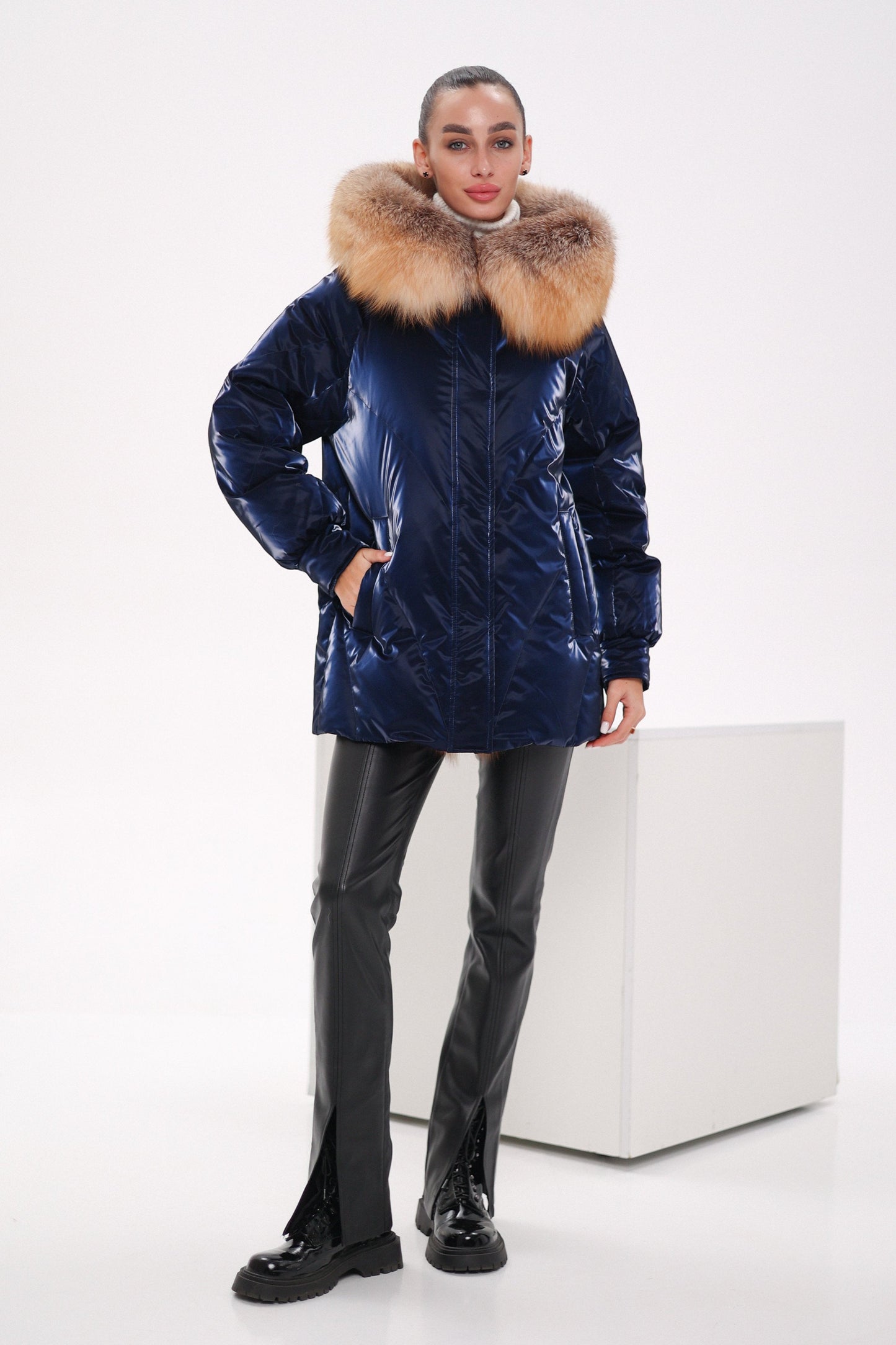 Parka en vinyle véritable garnissage en duvet de renard roux de qualité supérieure