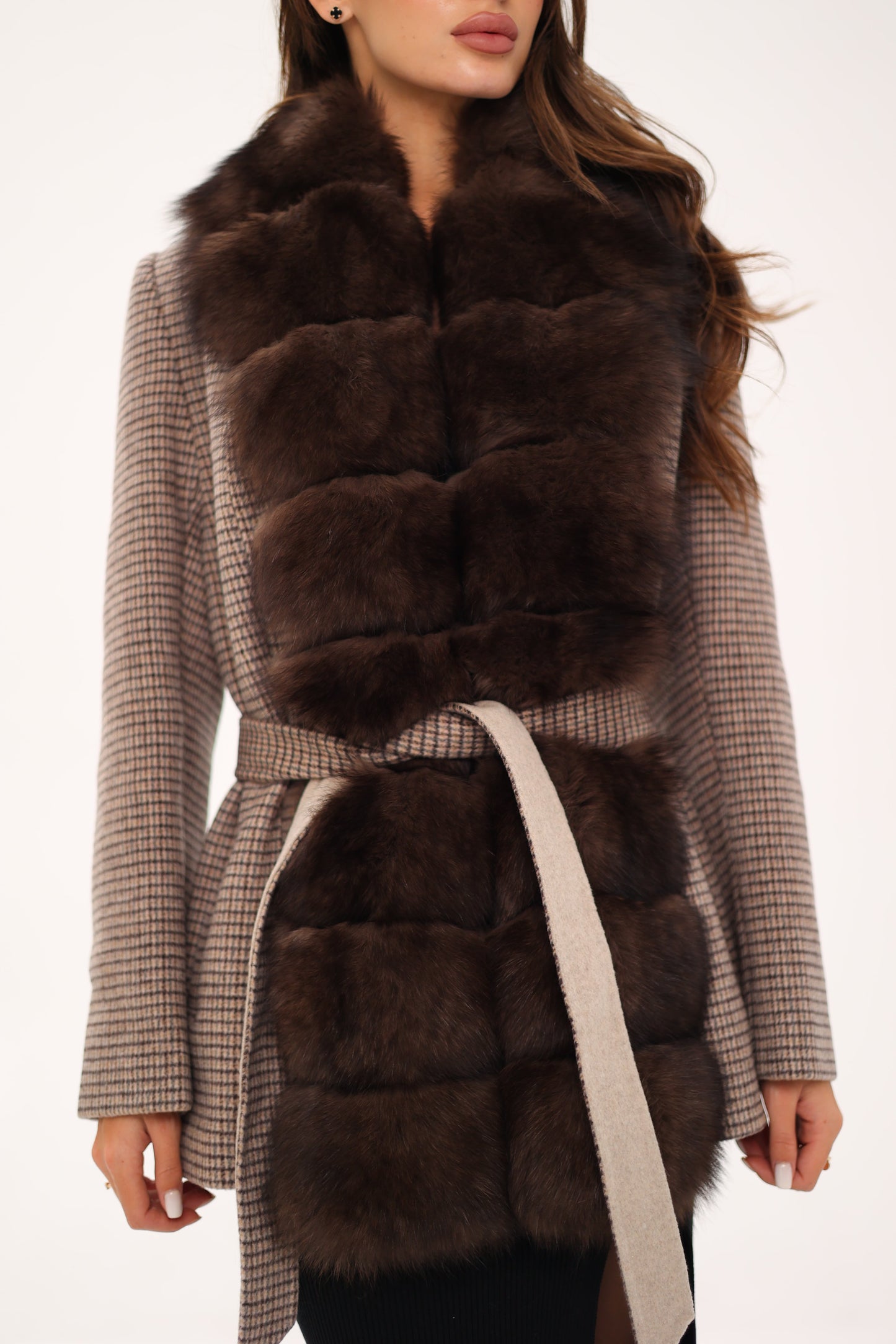 Manteau en véritable fourrure de renard polaire et laine vierge beige foncé