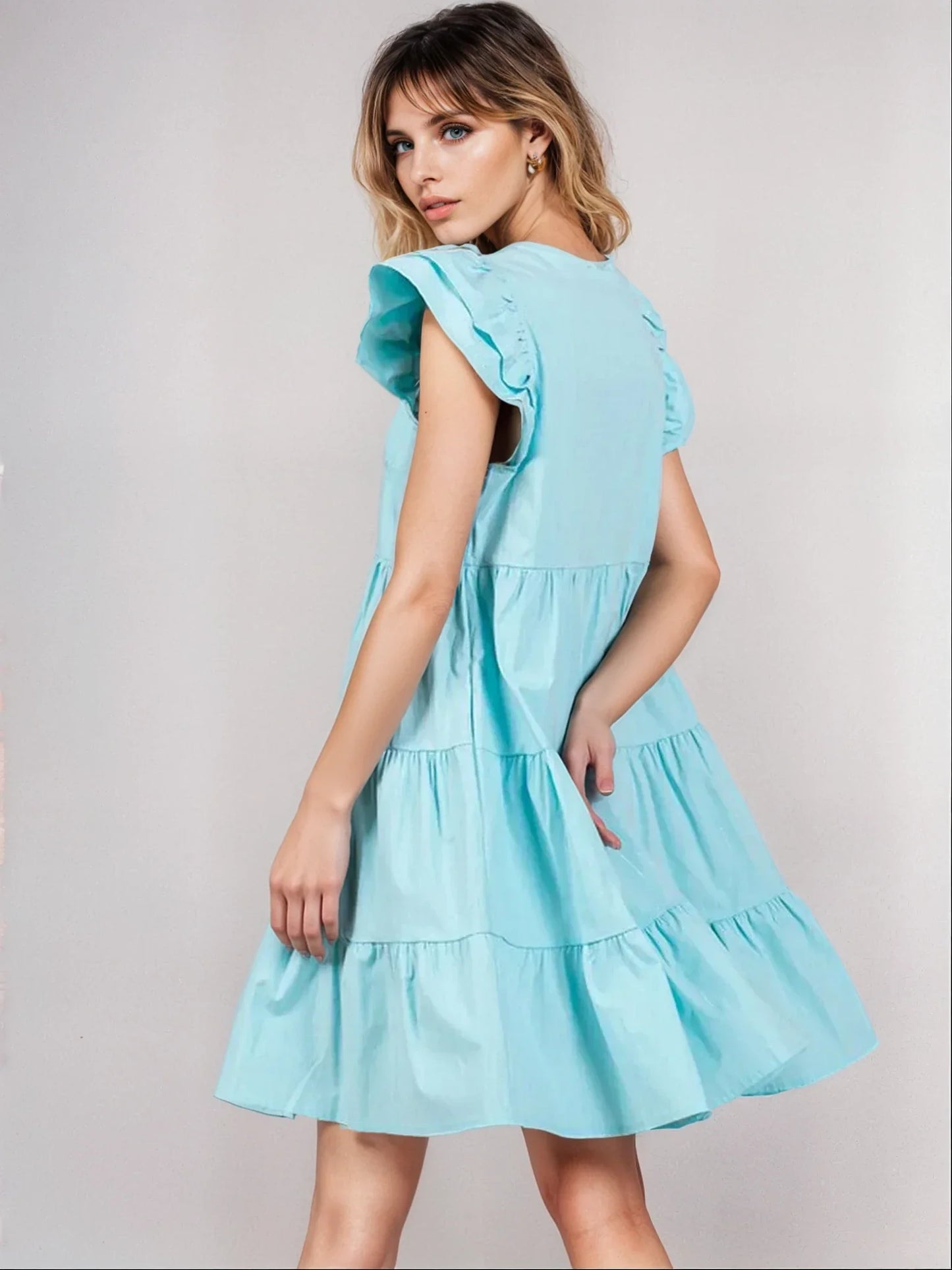 Mini-robe tunique à manches volantées