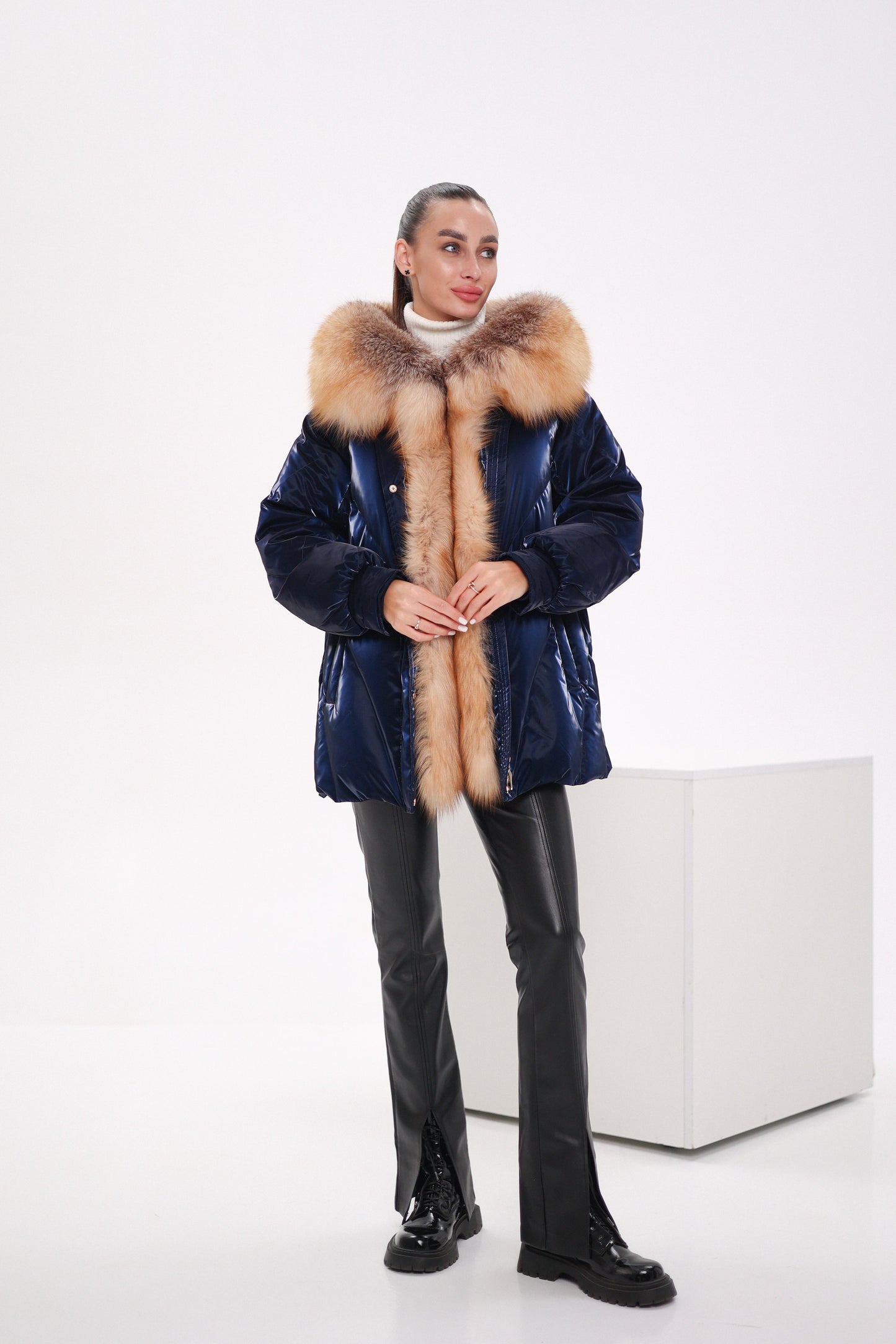 Parka en vinyle véritable garnissage en duvet de renard roux de qualité supérieure