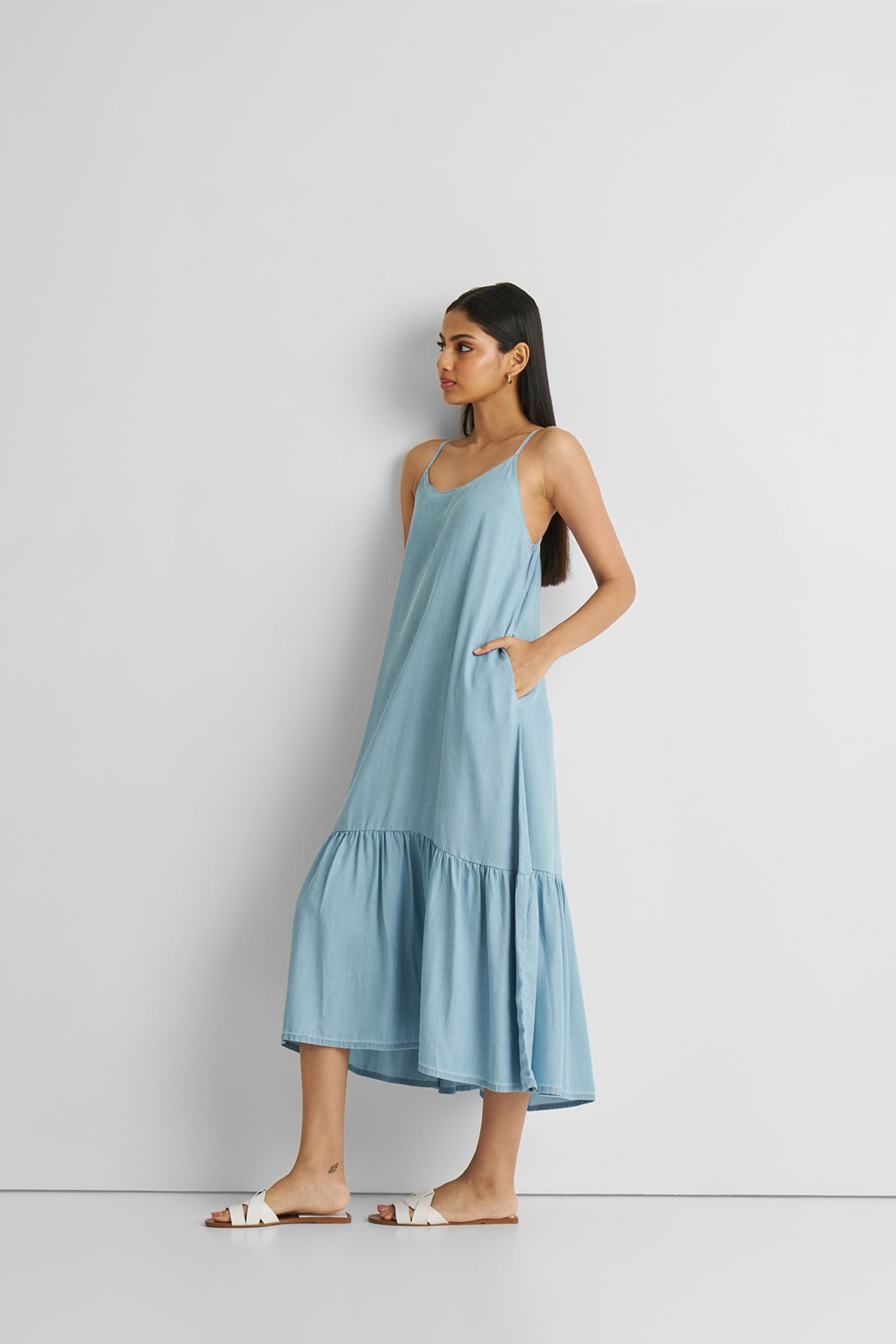 Robe longue fluide en denim bleu