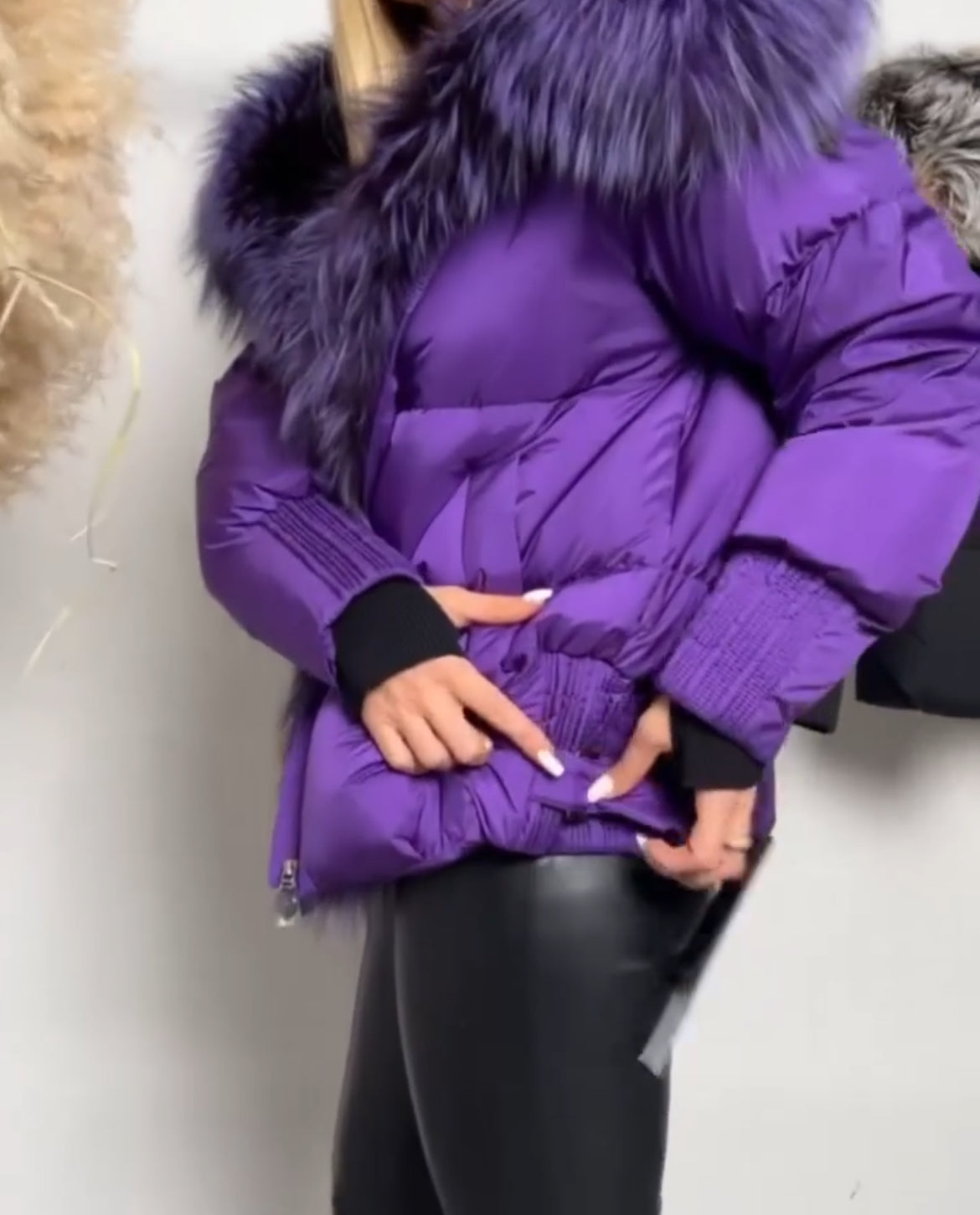 Parka en duvet et fourrure de renard argenté véritable