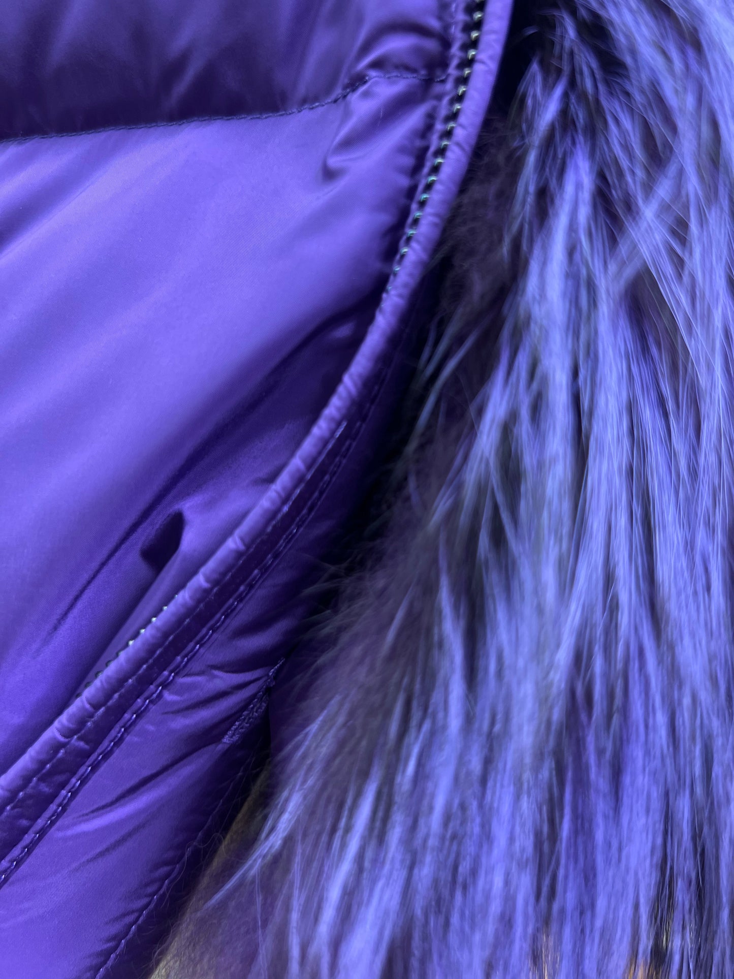 Parka en duvet et fourrure de renard argenté véritable