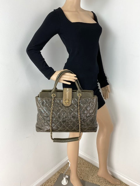 CHANEL Glazed Calfskin Shagreen Large Bindi CC Grey Tote Hand Bag