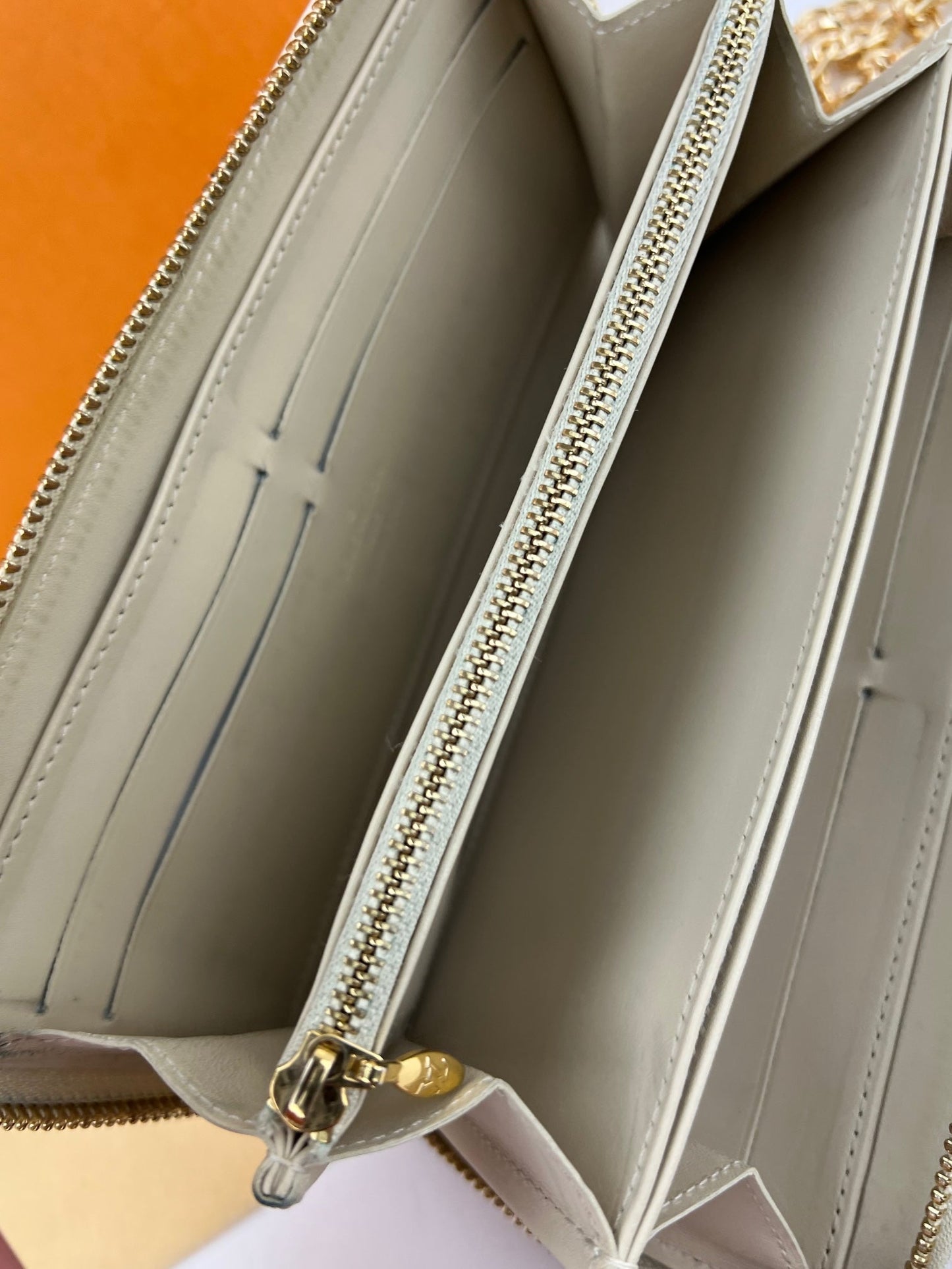 Louis Vuitton Wallet Zippy Stephan Sprouse Vernis Leopard W/Added Chain Crossbody Pre owned