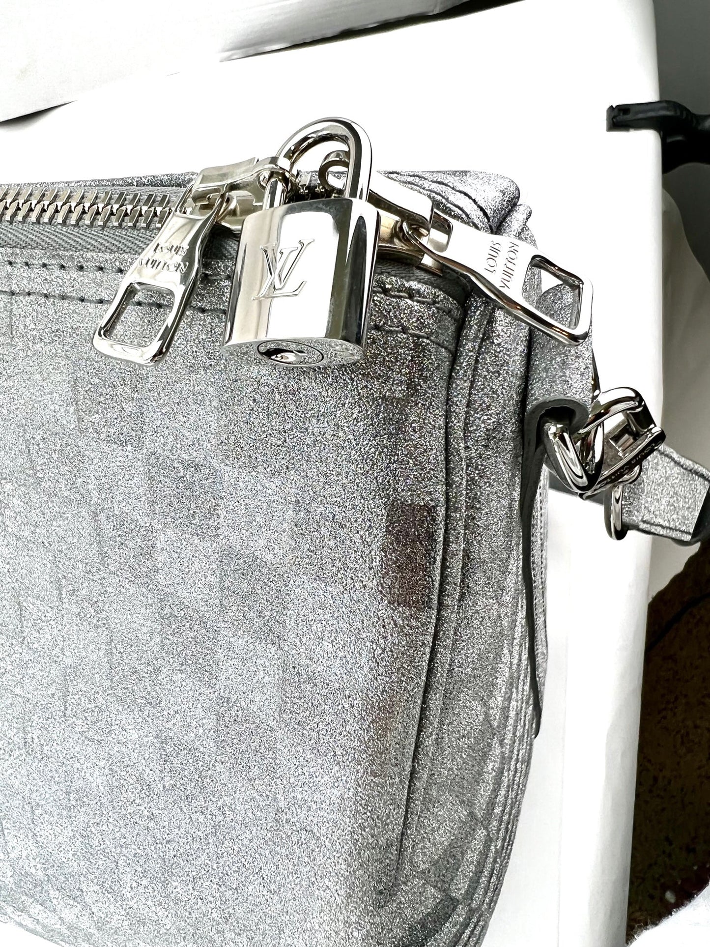Louis Vuitton Keepall Bandoulière 50B Silver Glitter Damier Pattern Duffle Bag Preowned