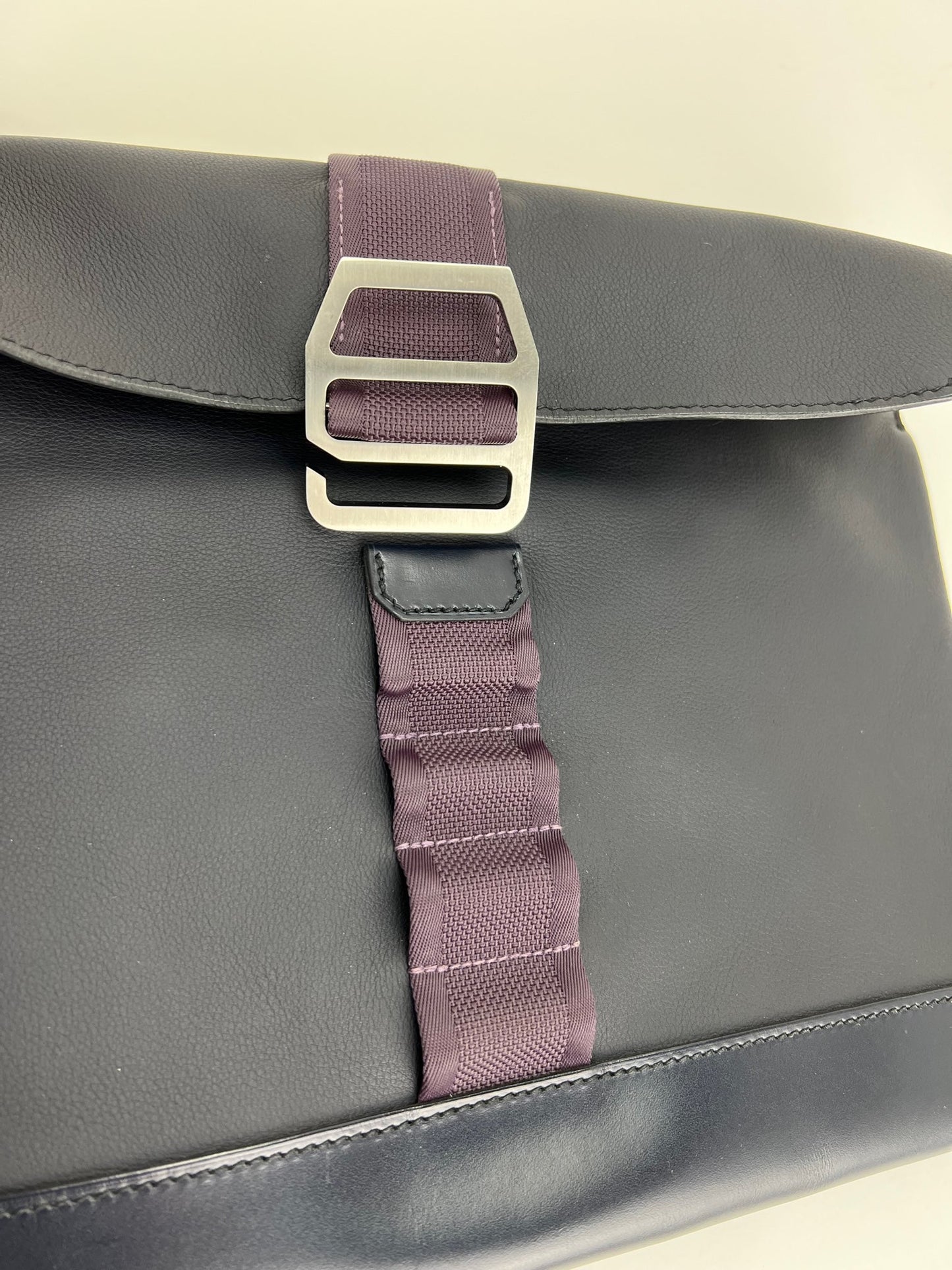 HERMÈS Messenger Cityslide Pouch Evercolor Leather Indigo Blue Clutch Preowned